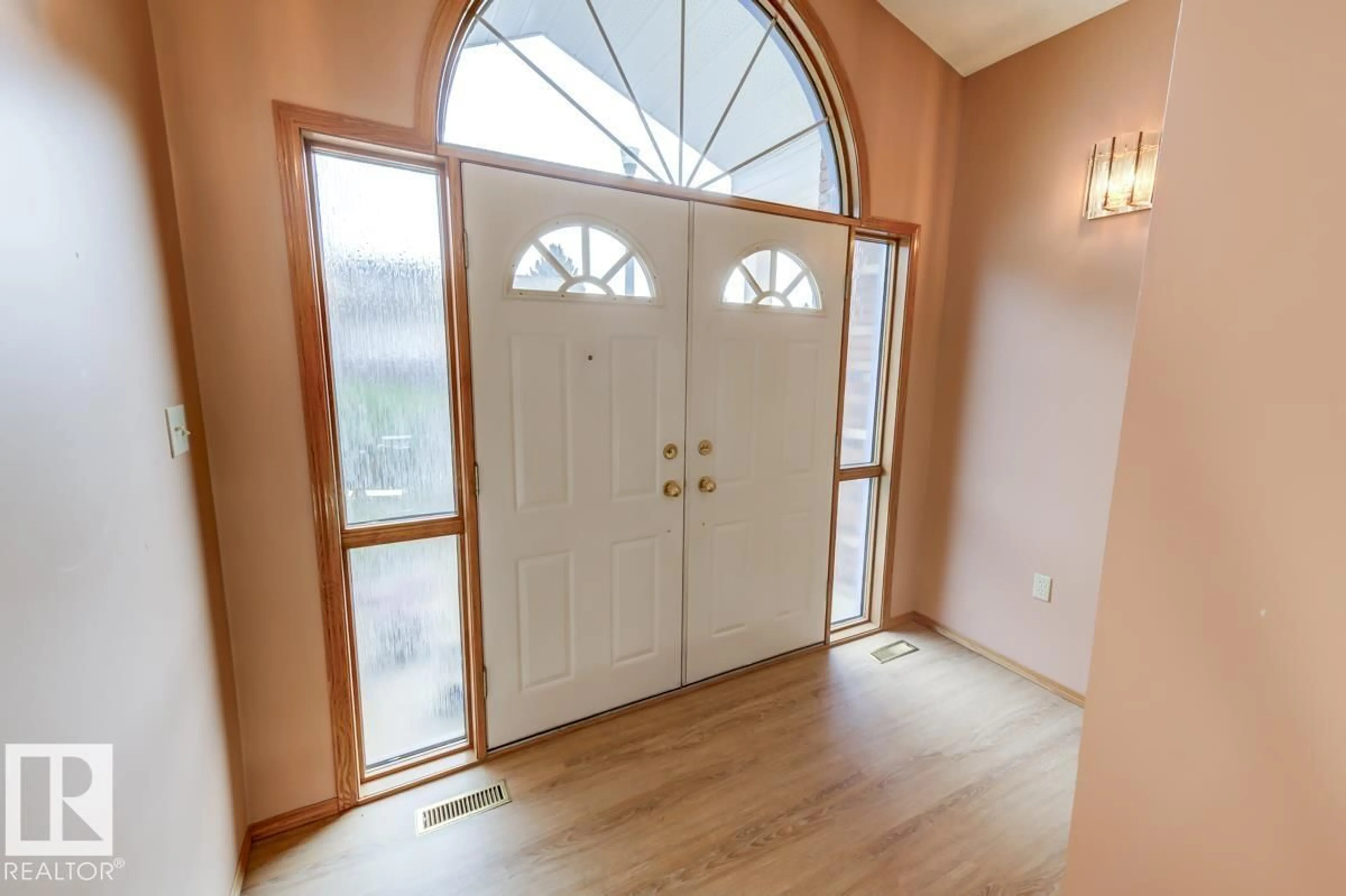 Indoor entryway for 69 NOTTINGHAM ES, Sherwood Park Alberta T8A5M2