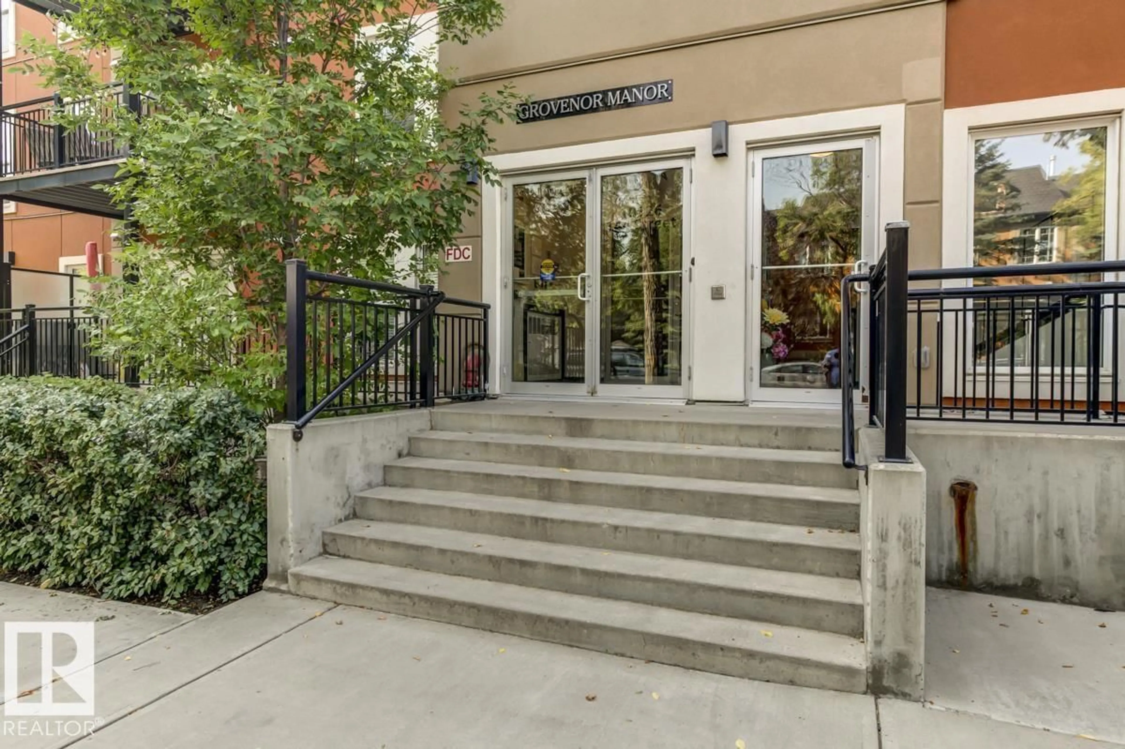 Indoor foyer for #103 - 10126 144 ST, Edmonton Alberta T5N2T7