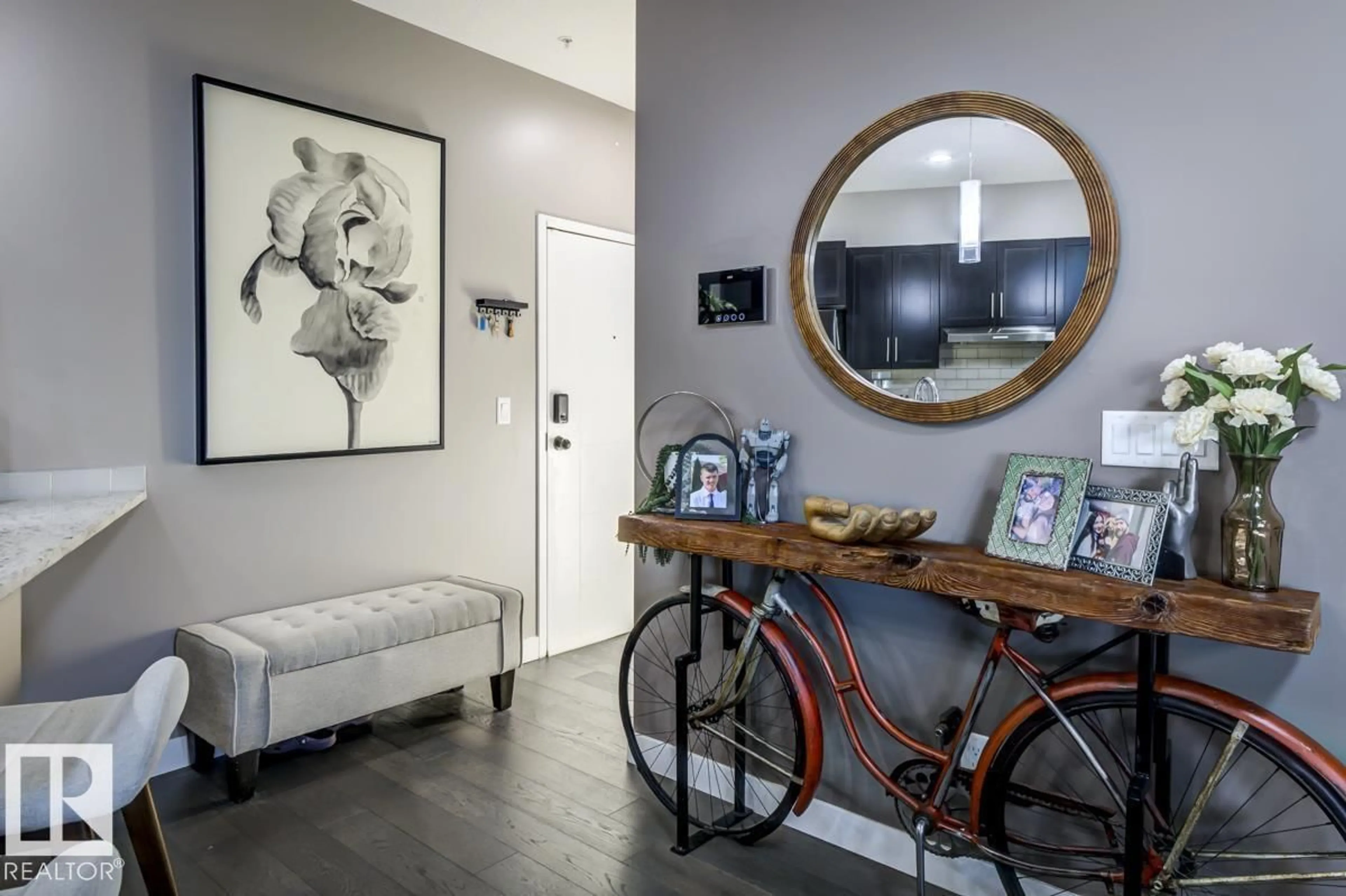 Indoor entryway for #103 - 10126 144 ST, Edmonton Alberta T5N2T7