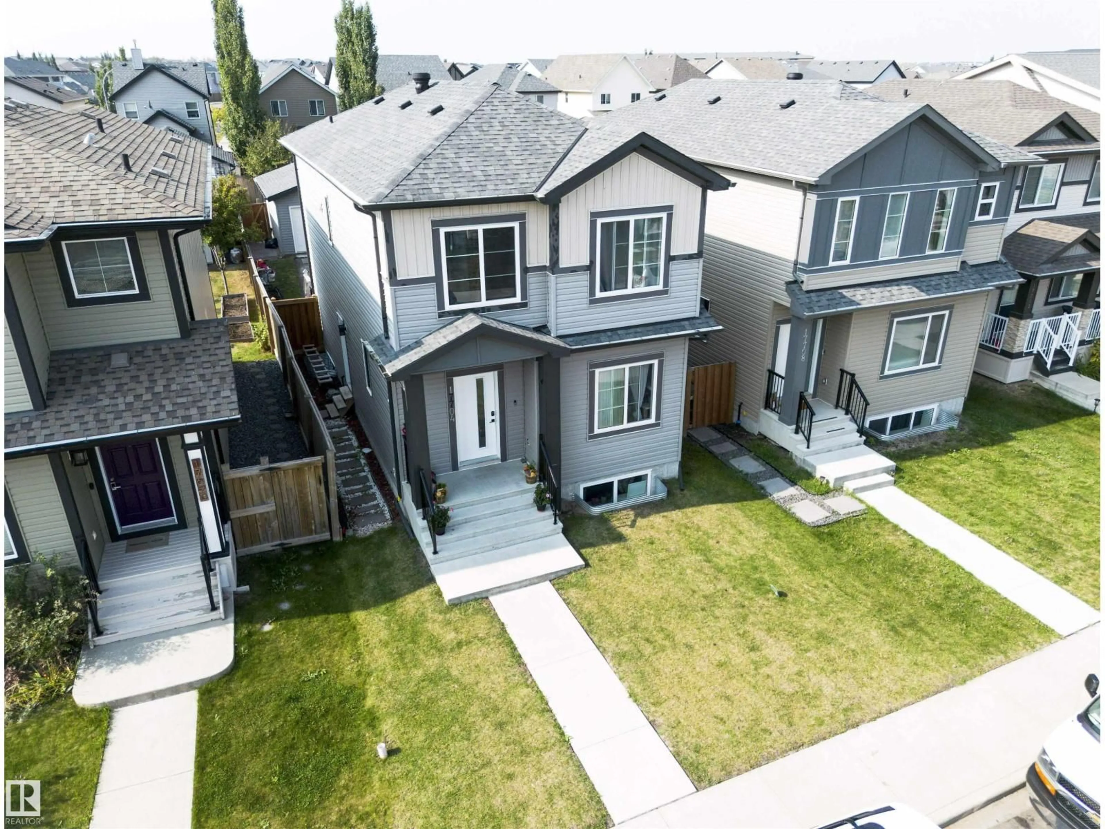 A pic from outside/outdoor area/front of a property/back of a property/a pic from drone, street for NW - 17704 59 ST, Edmonton Alberta T5Y0W8