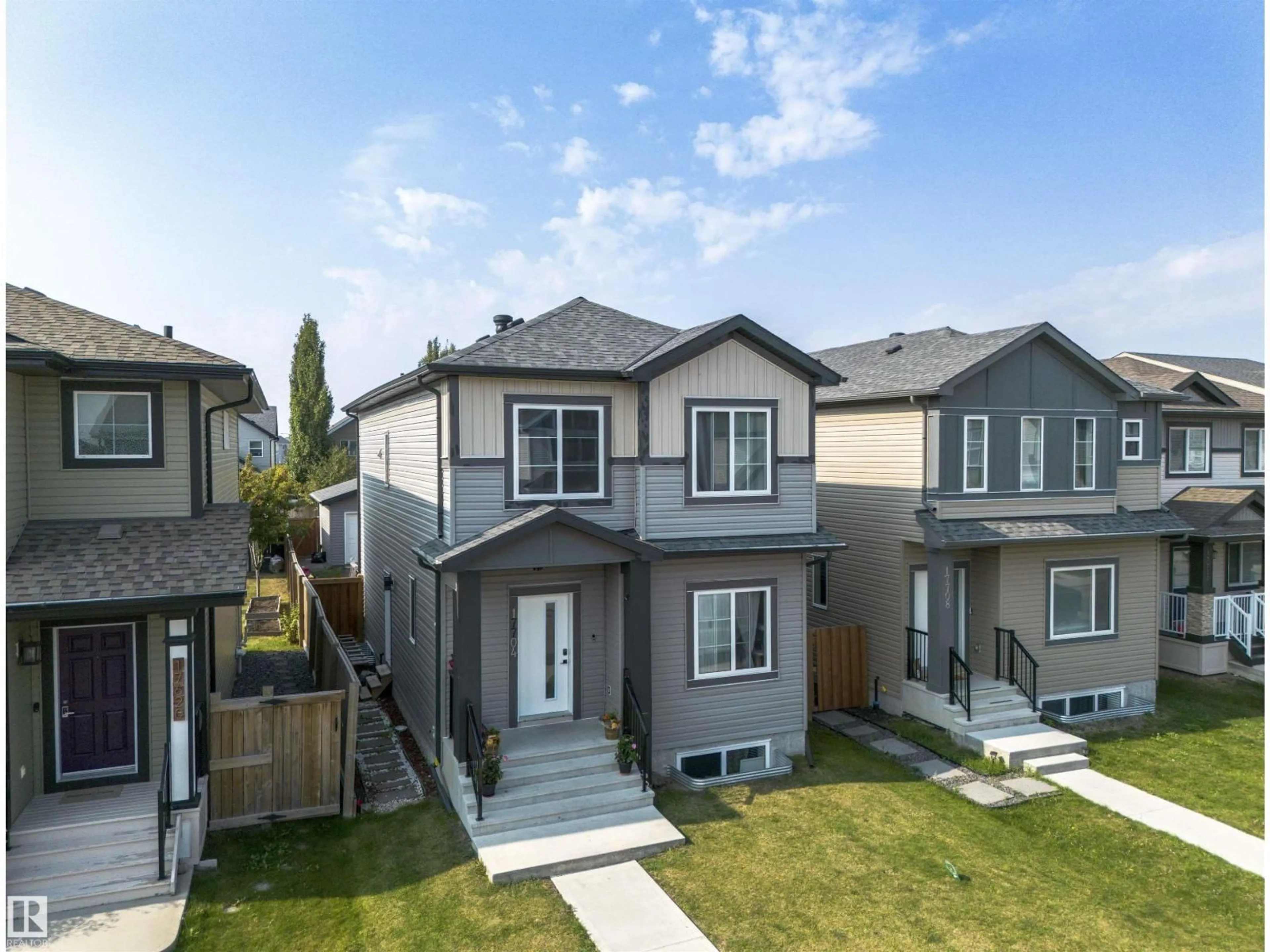 A pic from outside/outdoor area/front of a property/back of a property/a pic from drone, street for NW - 17704 59 ST, Edmonton Alberta T5Y0W8