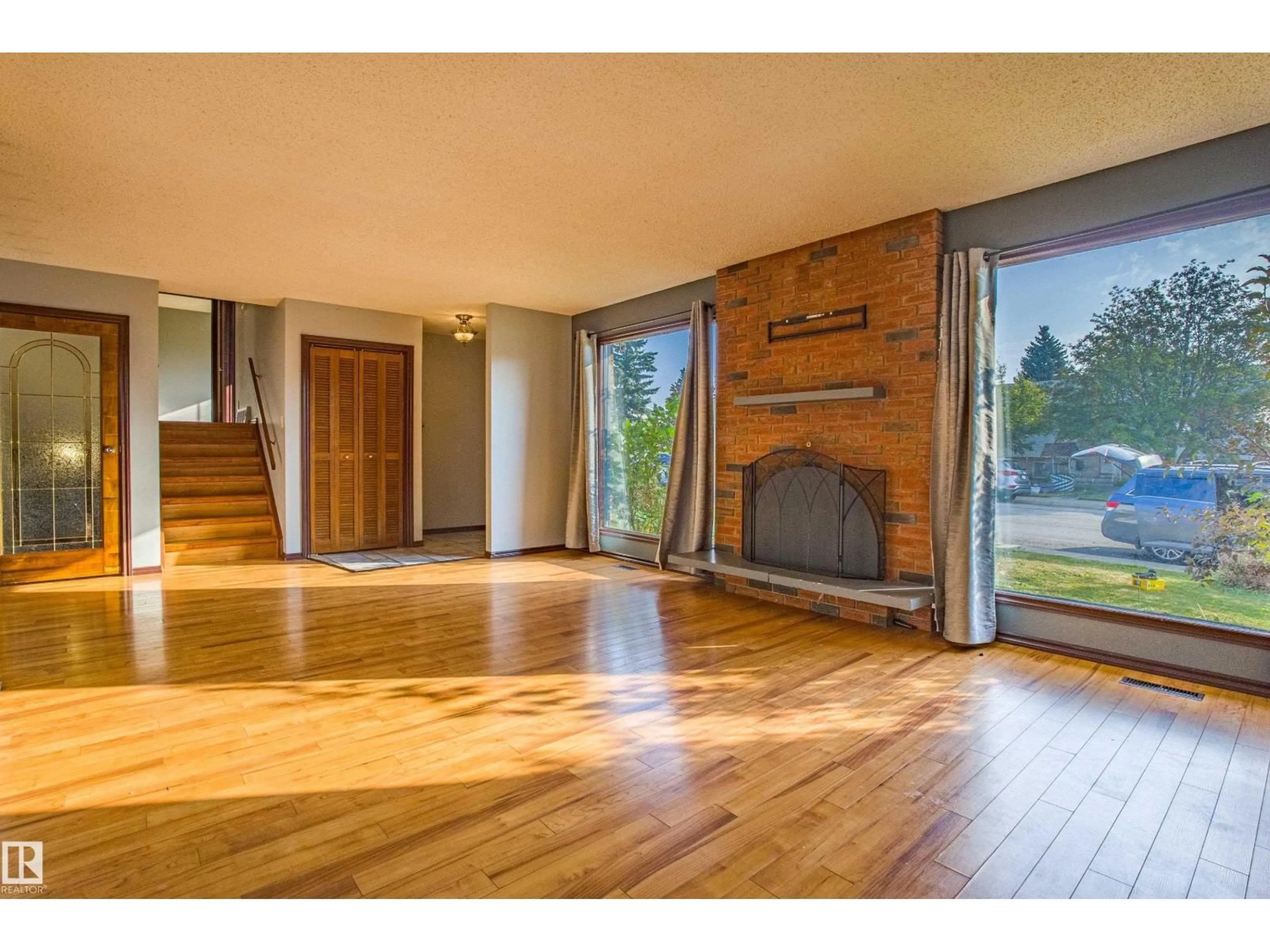 Unknown for 1912 68 STREET, Edmonton Alberta T5K2J4