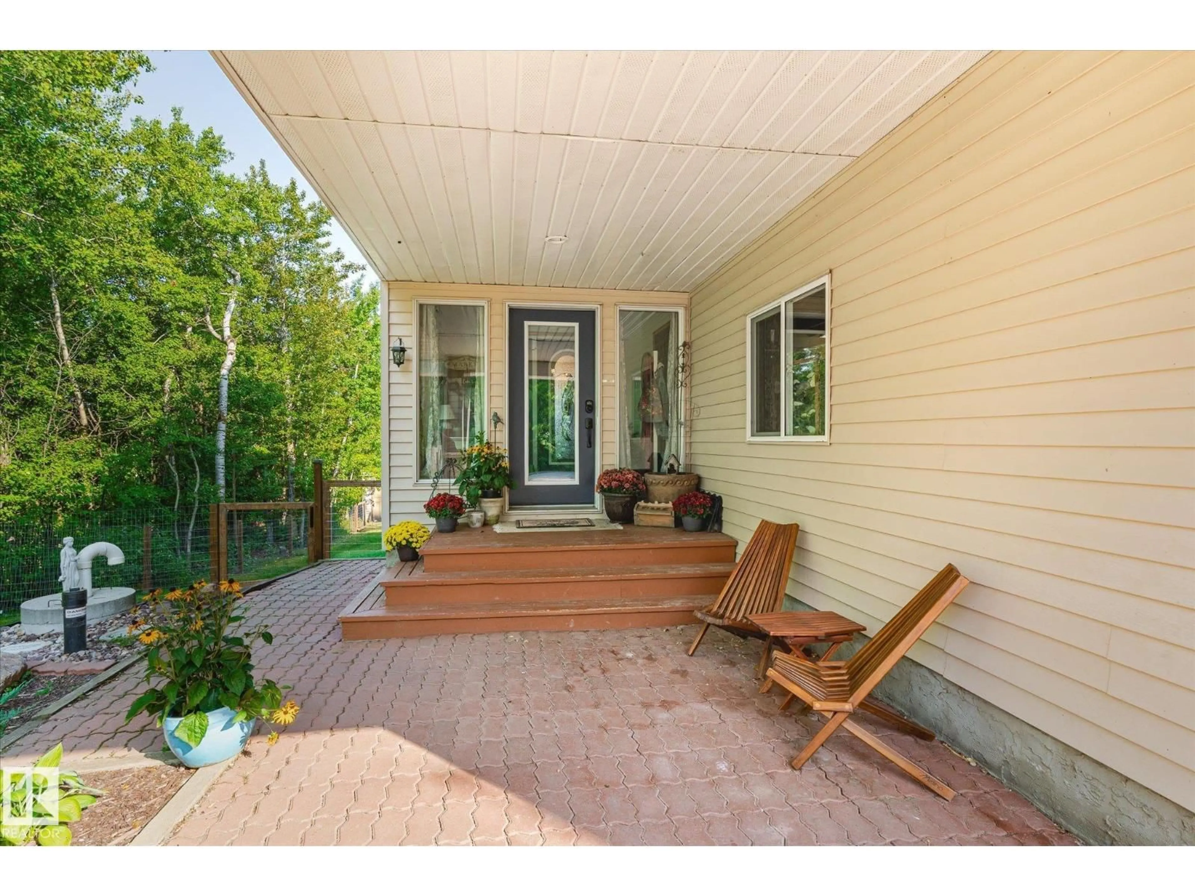 Indoor entryway for 51268 - 171 RGE ROAD 204, Rural Strathcona County Alberta T8G1E9