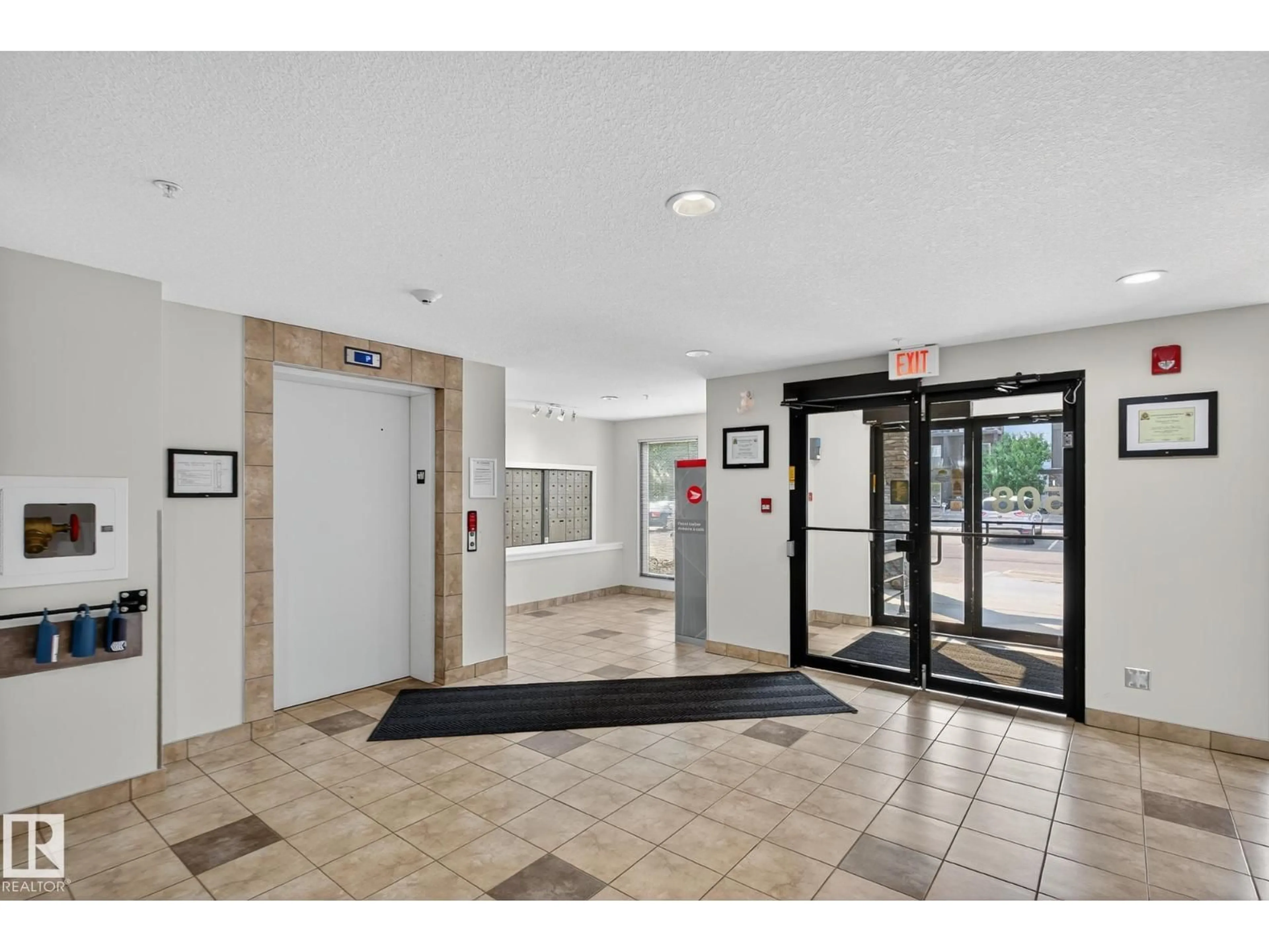 Indoor foyer for 508 - 117 ALBANY WY, Edmonton Alberta T6V0L1