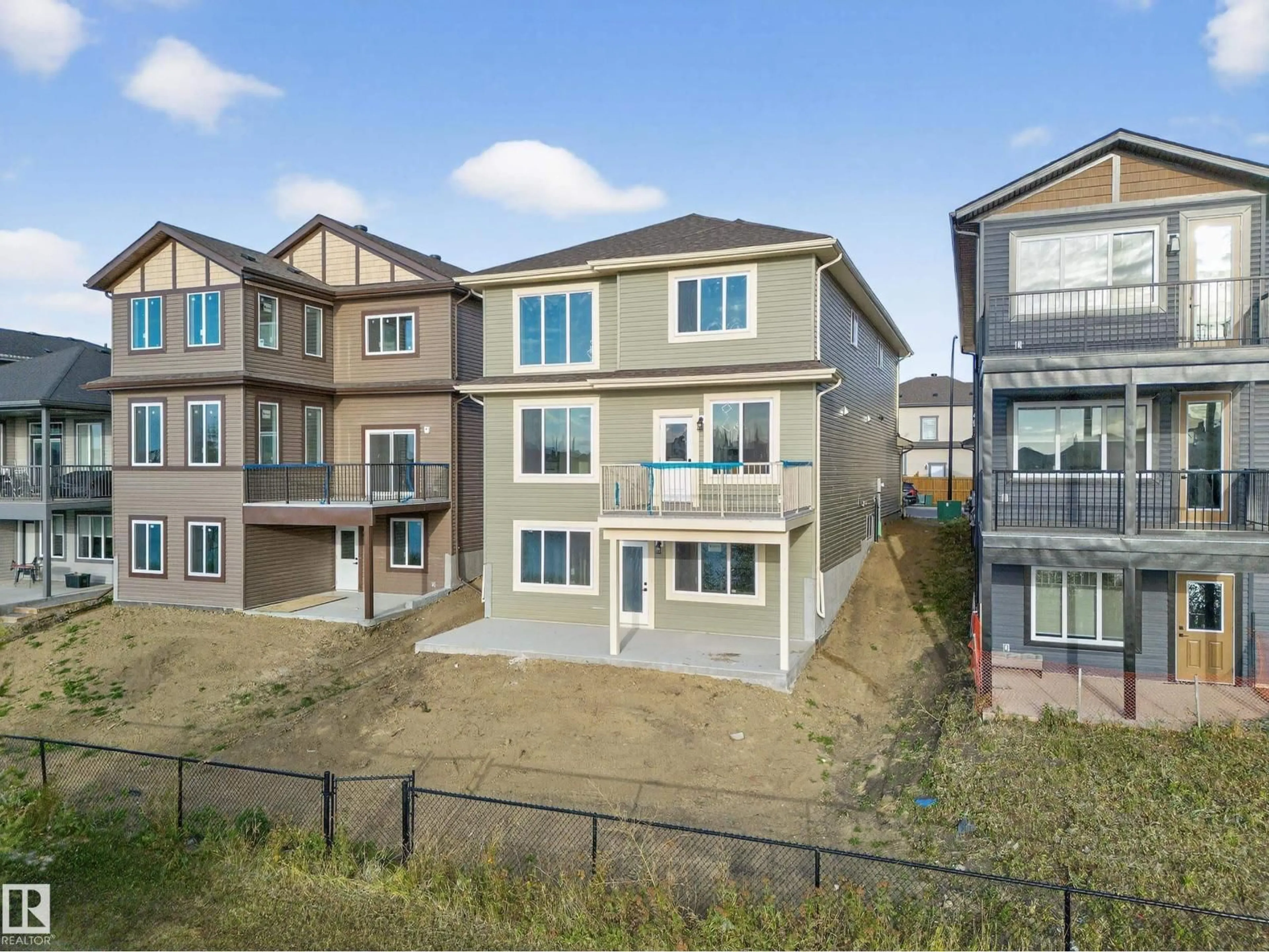 A pic from outside/outdoor area/front of a property/back of a property/a pic from drone, unknown for 472 ROBERTS CR, Leduc Alberta T9E1N4