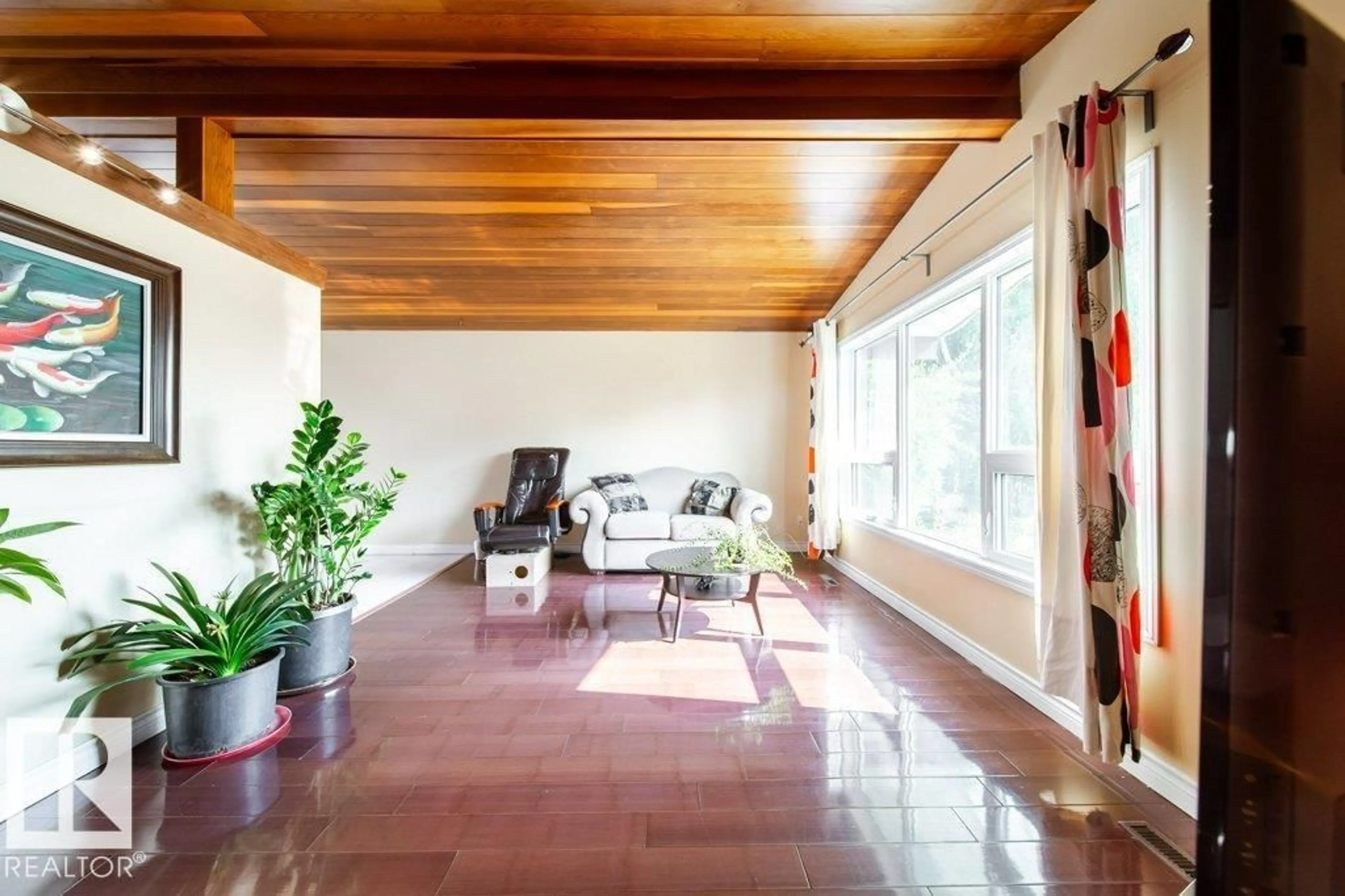 Indoor foyer for 6916 151 AV, Edmonton Alberta T5C2Y7