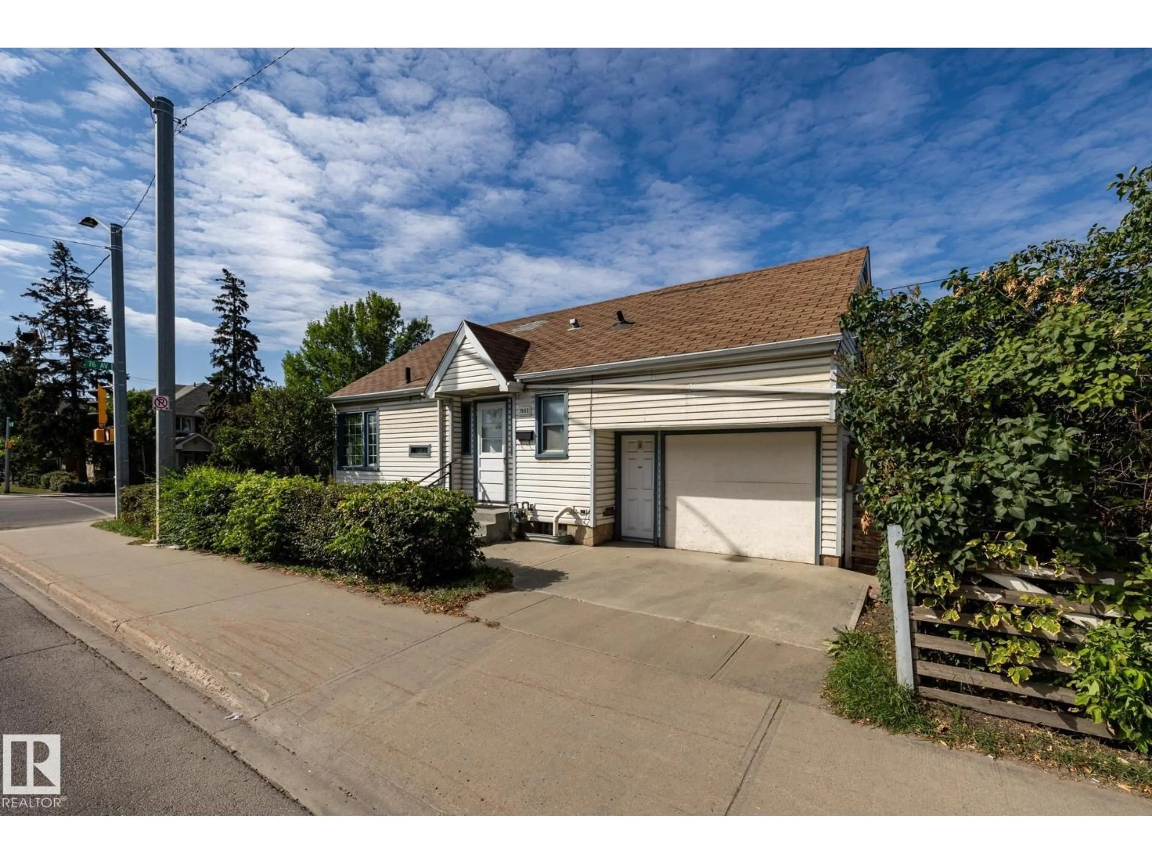 Unknown for 7602 109 ST, Edmonton Alberta T6G1C2