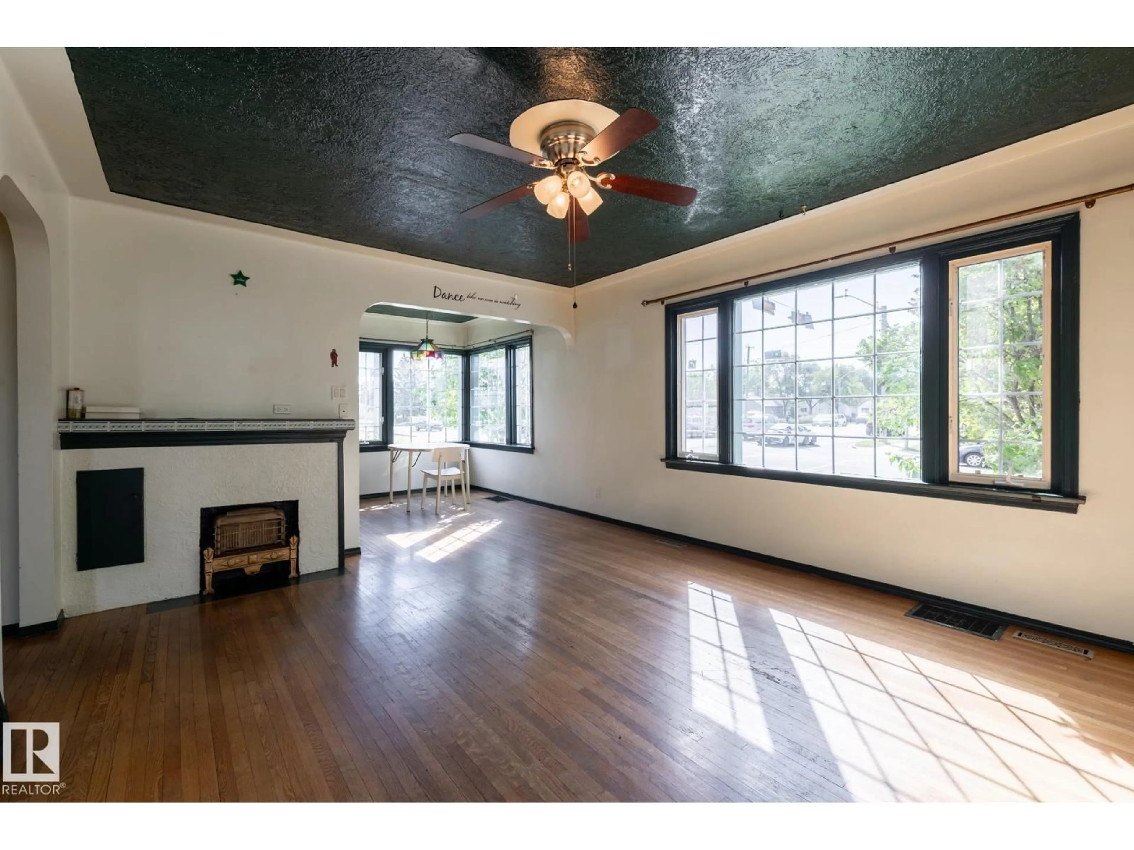 A pic of a room for 7602 109 ST, Edmonton Alberta T6G1C2