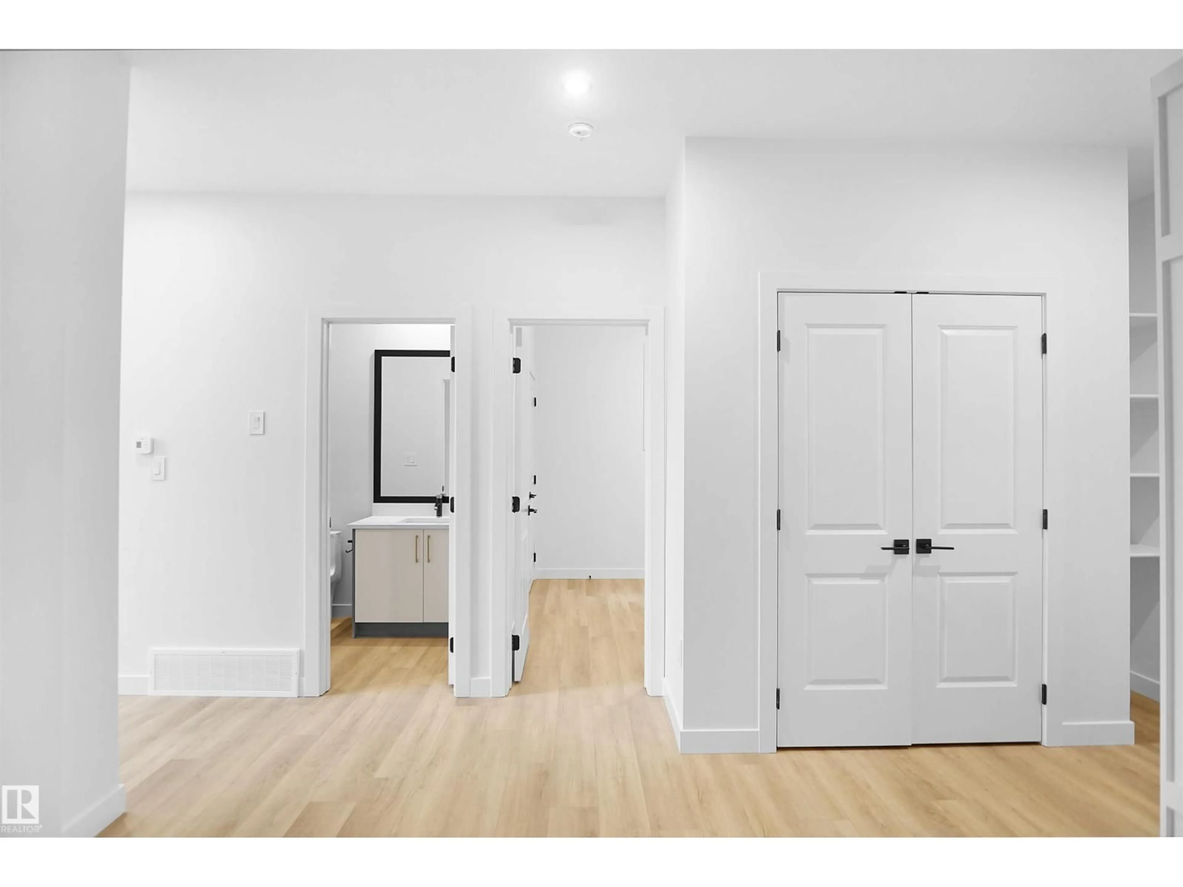 Indoor entryway for 13 AXELWOOD CRESCENT, Spruce Grove Alberta T7X4G4