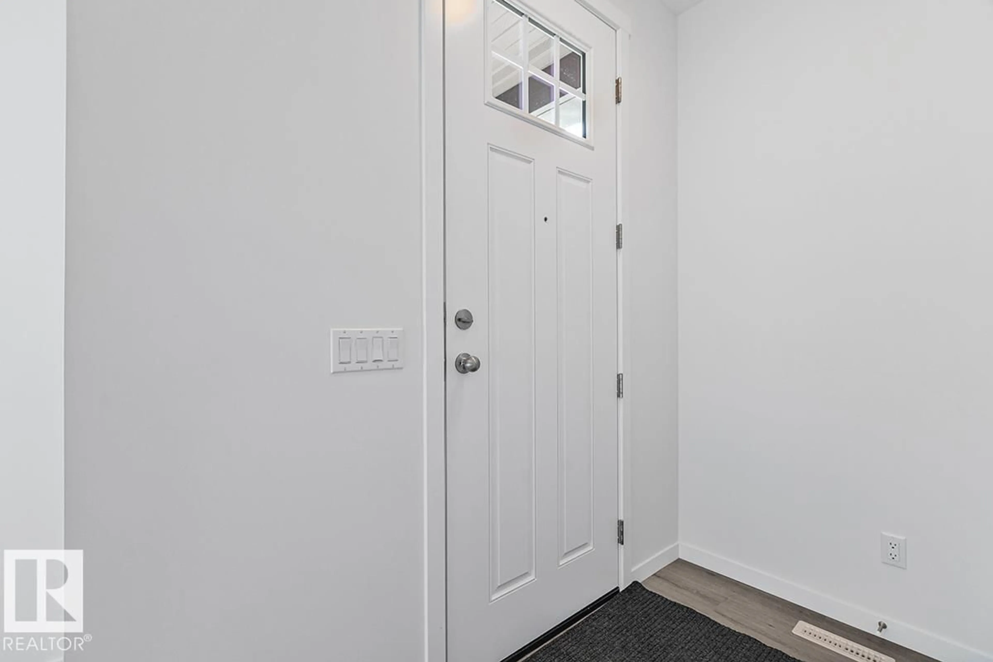 Indoor entryway for 3975 WREN LO, Edmonton Alberta T5S0S9
