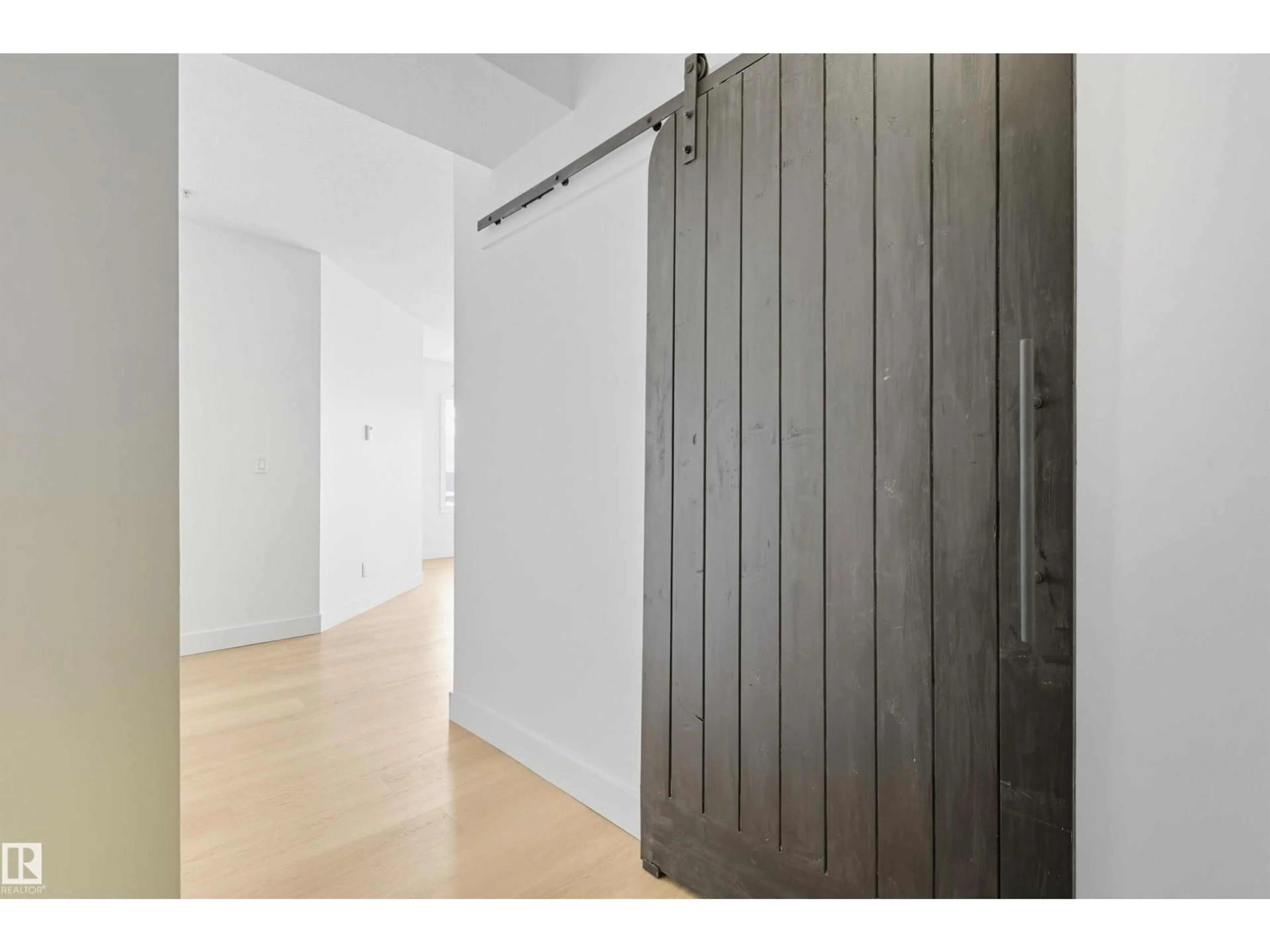 Indoor entryway for #404 - 10346 117 ST NW, Edmonton Alberta T5K2Y7