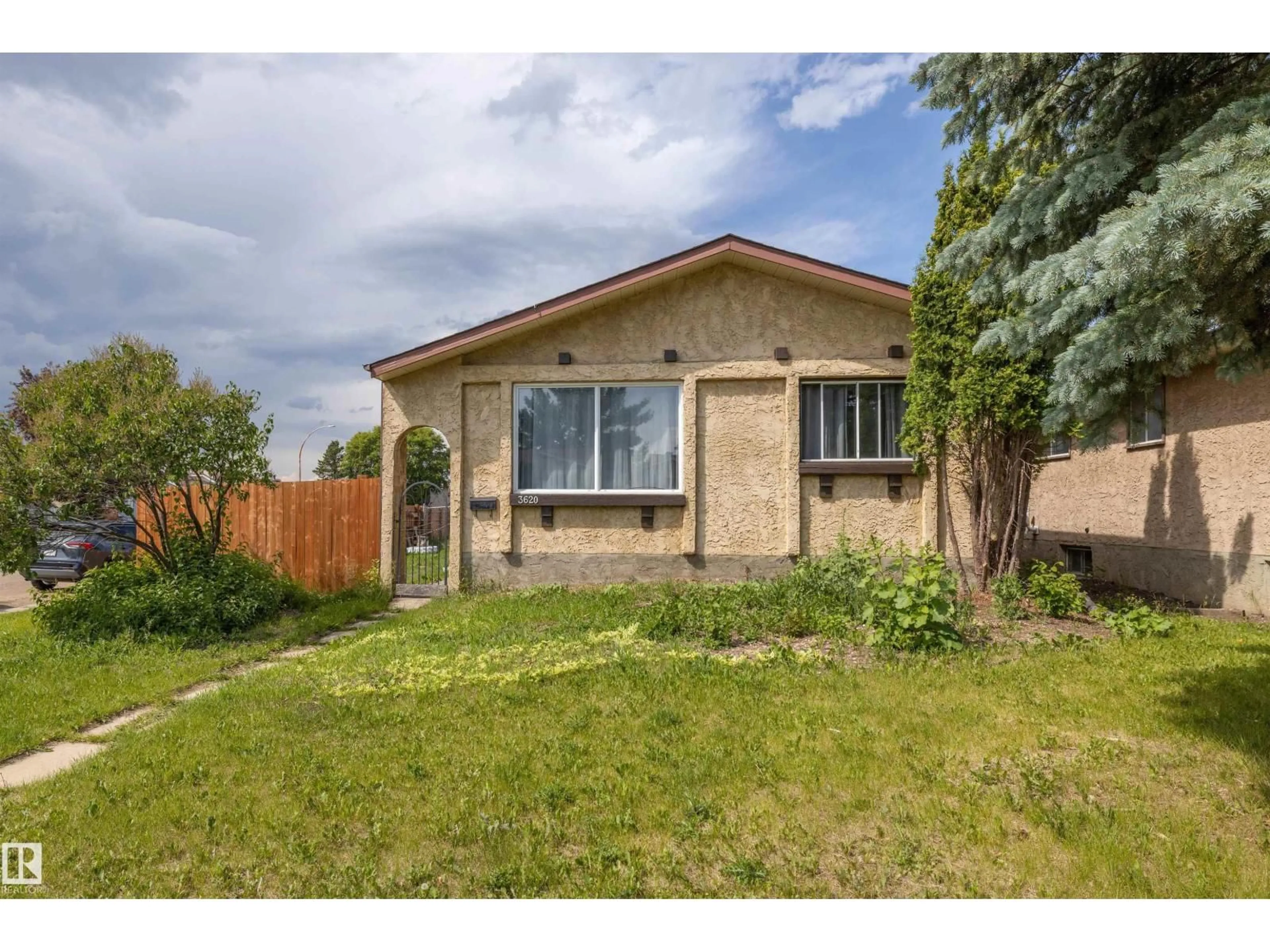 Unknown for 3620 42A AVE, Edmonton Alberta T6L4N7