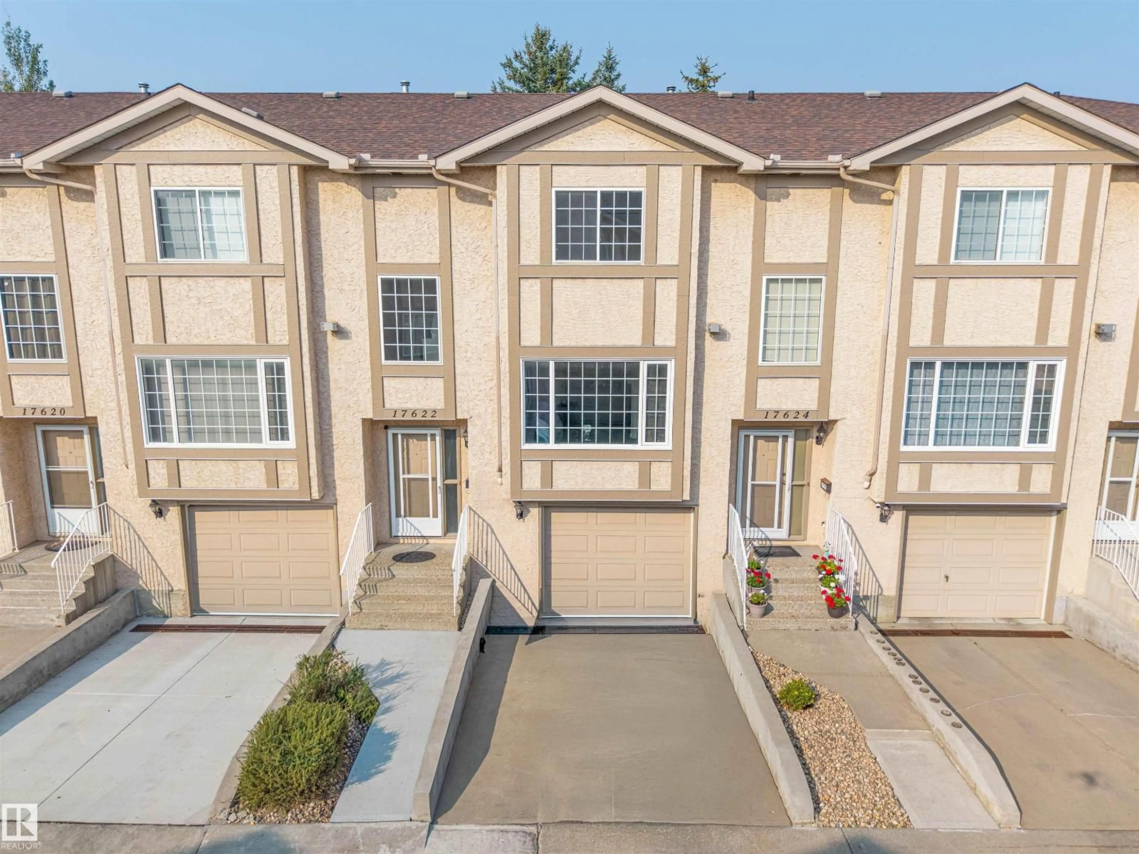A pic from outside/outdoor area/front of a property/back of a property/a pic from drone, street for 17622 96 AV, Edmonton Alberta T5T6C2