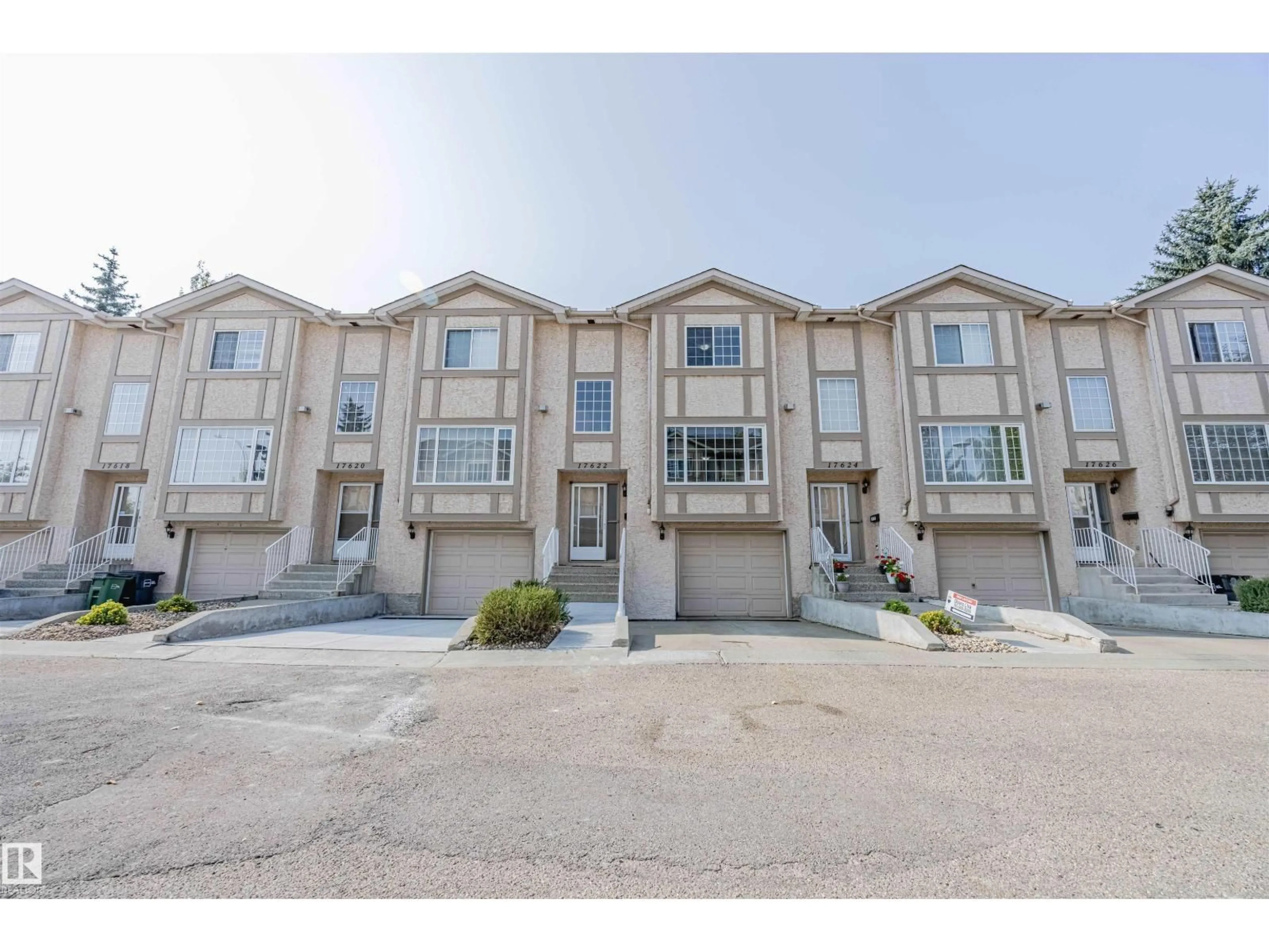 A pic from outside/outdoor area/front of a property/back of a property/a pic from drone, street for 17622 96 AV, Edmonton Alberta T5T6C2