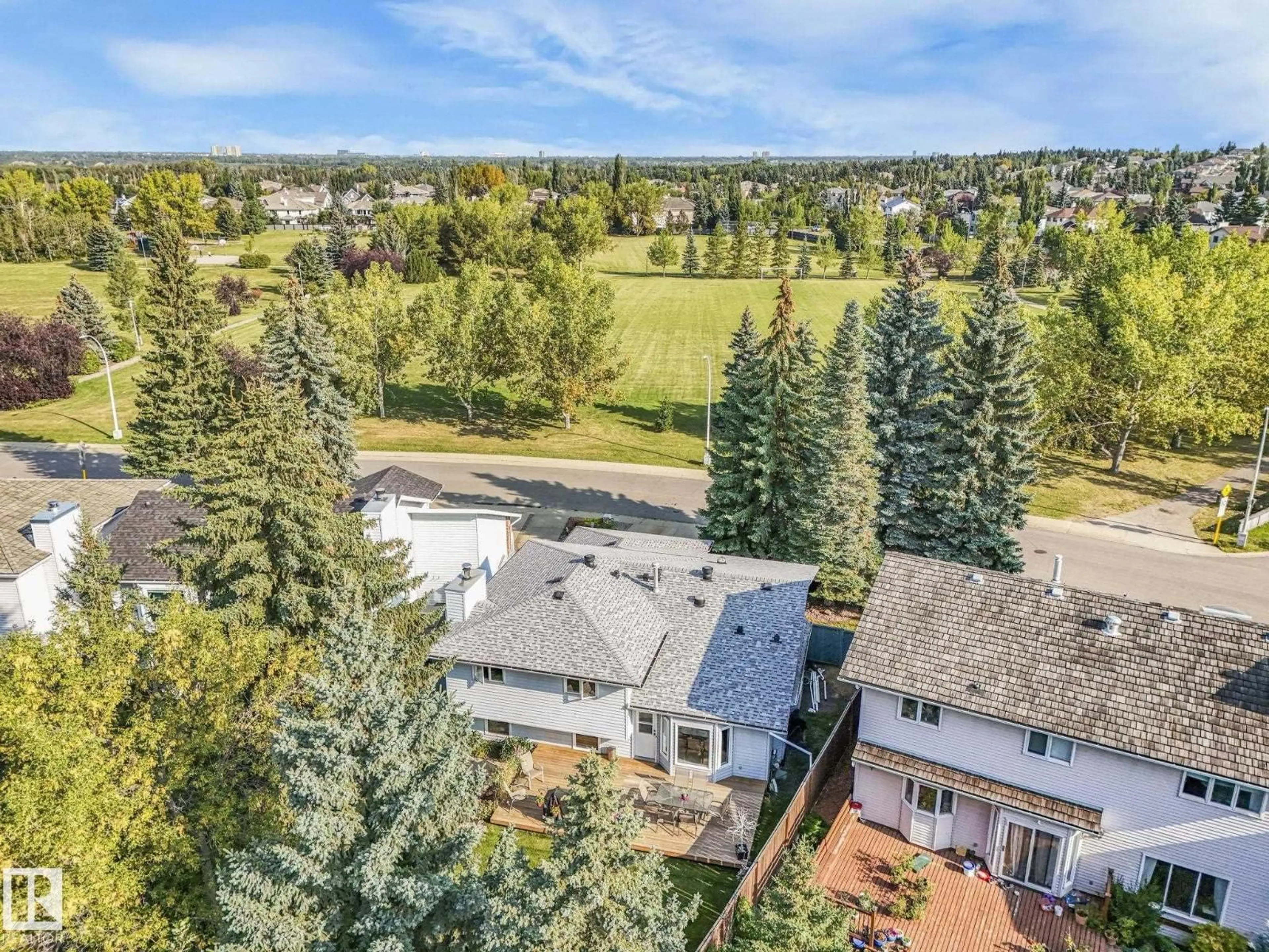 A pic from outside/outdoor area/front of a property/back of a property/a pic from drone, mountain view for 720 HENDRA CR, Edmonton Alberta T6R1S6