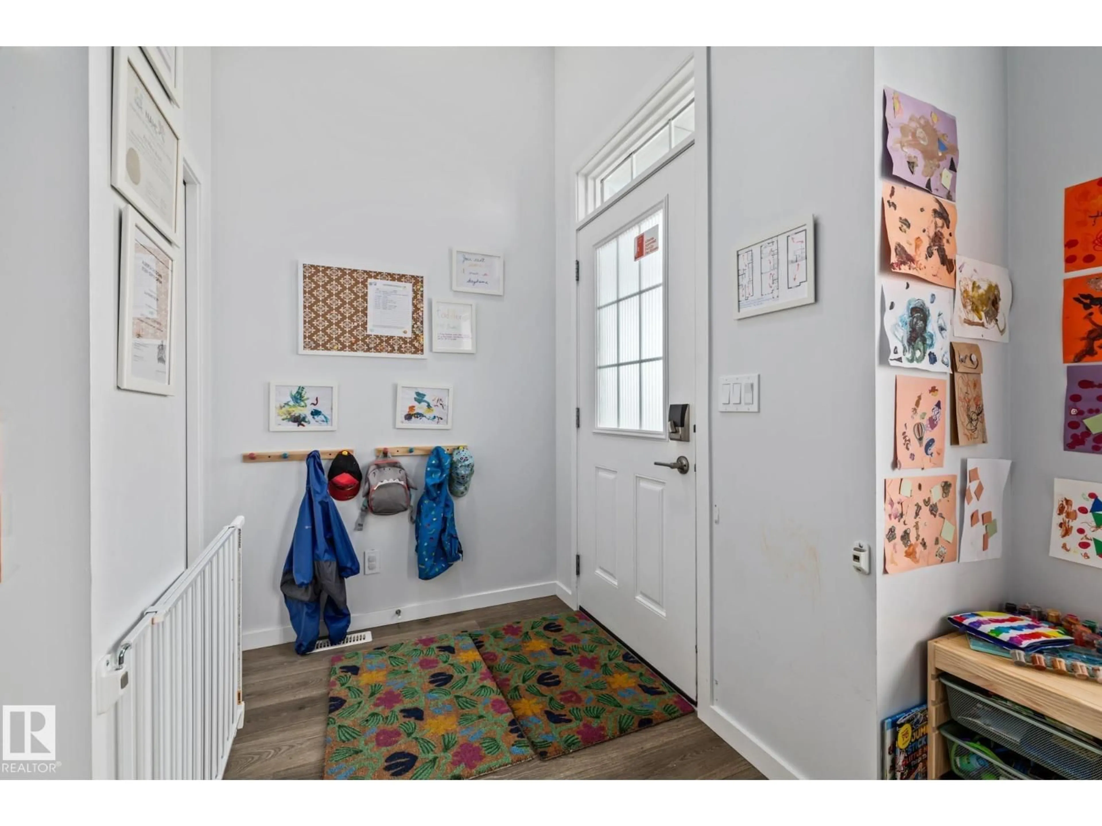 Indoor entryway for 17227 3 ST, Edmonton Alberta T5Y6G4