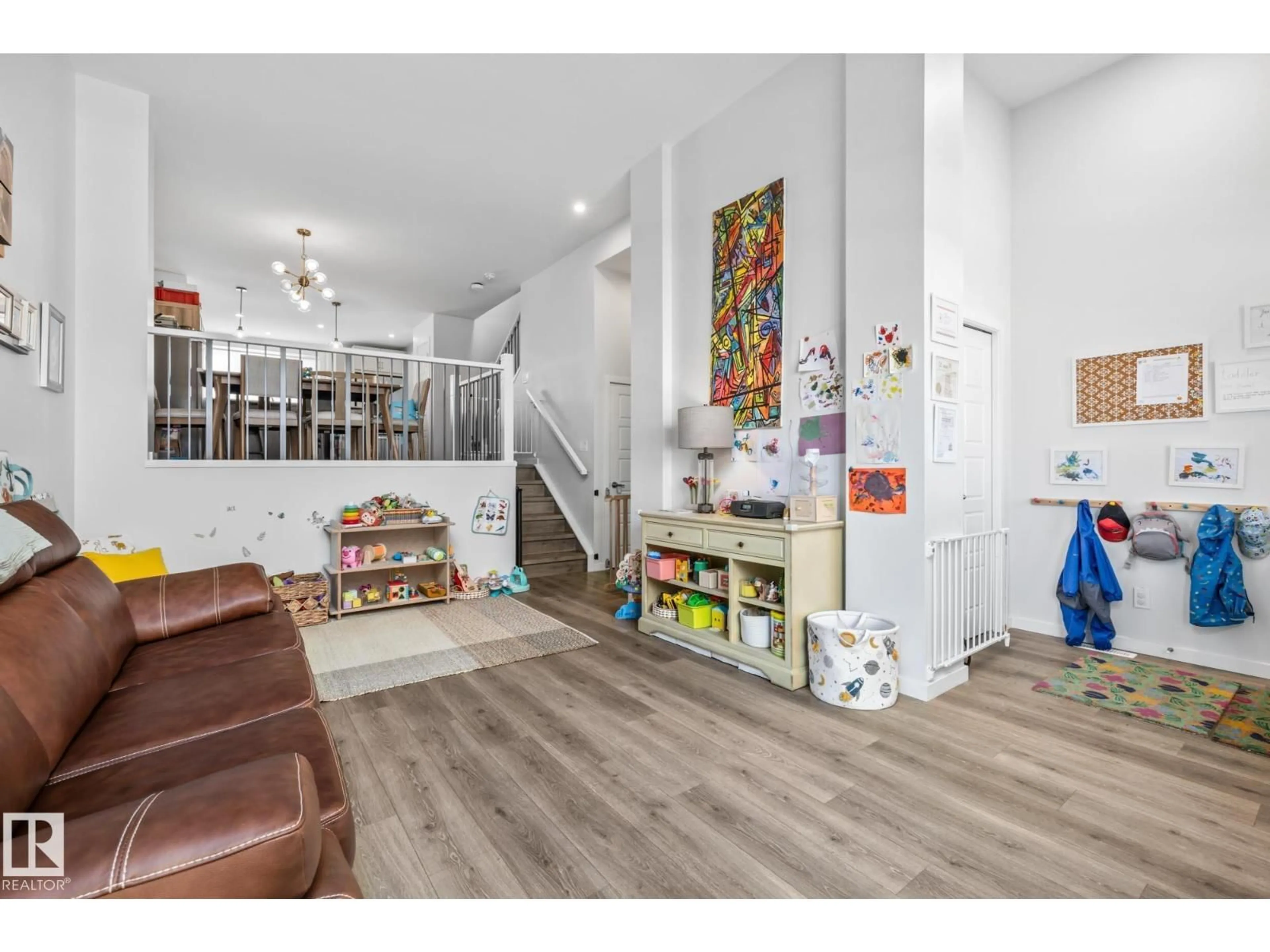 Indoor entryway for 17227 3 ST, Edmonton Alberta T5Y6G4
