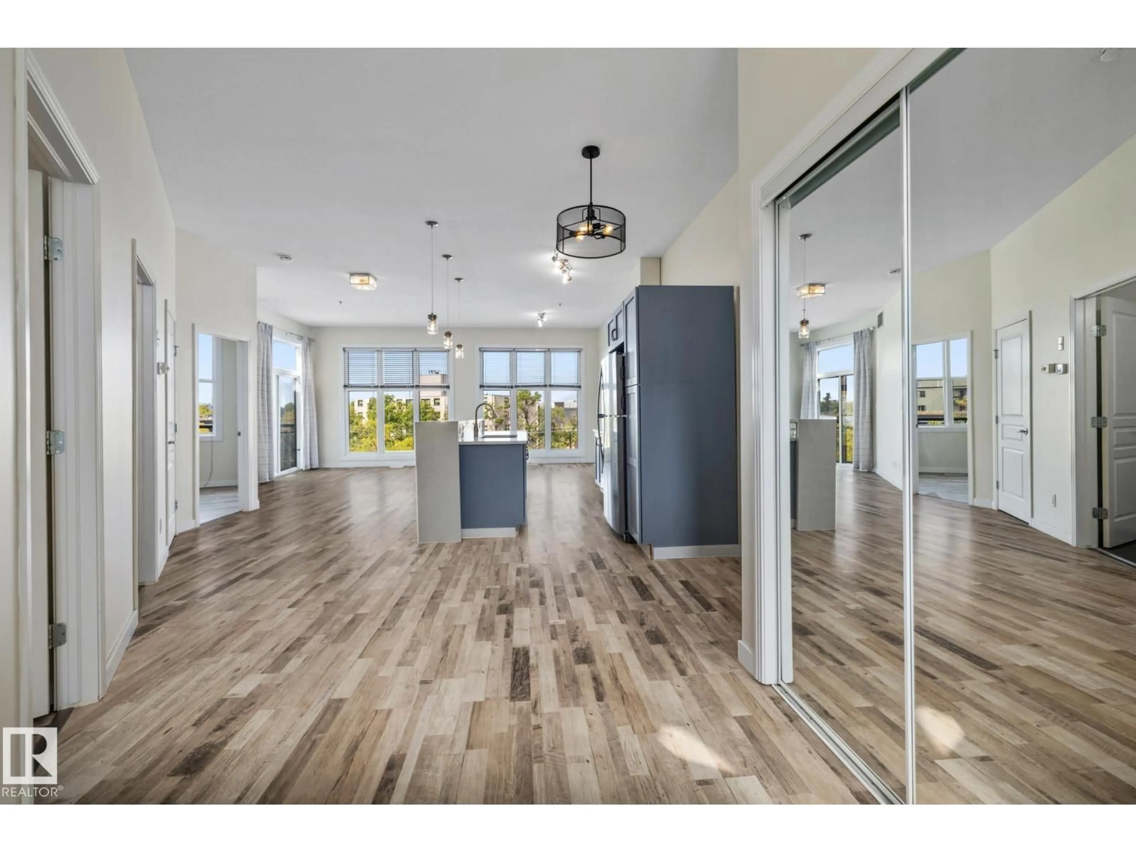 Unknown for 10147 - 505 112 ST NW, Edmonton Alberta T5K1M1
