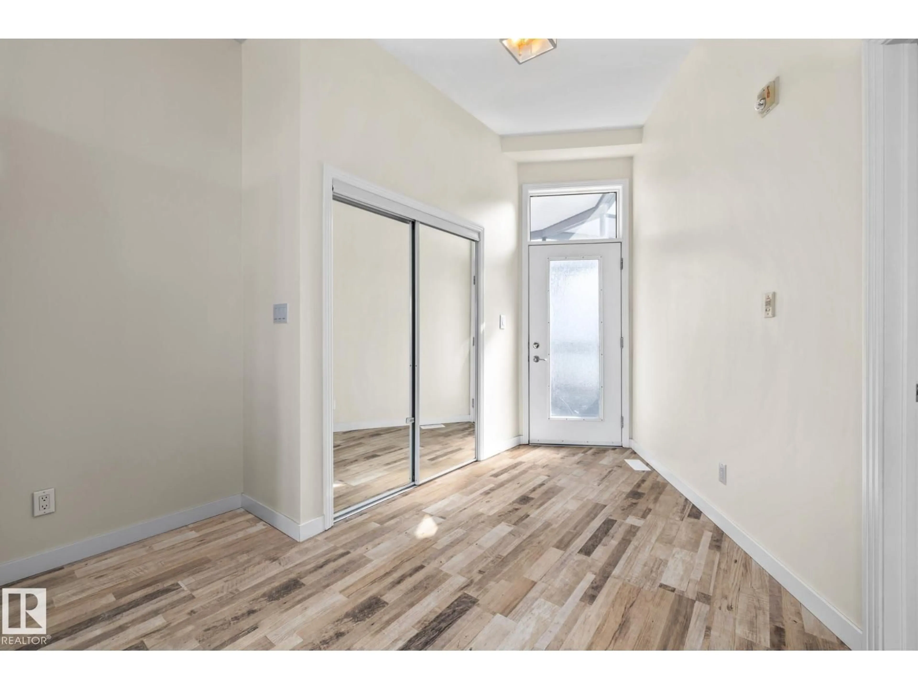 Unknown for 10147 - 505 112 ST NW, Edmonton Alberta T5K1M1