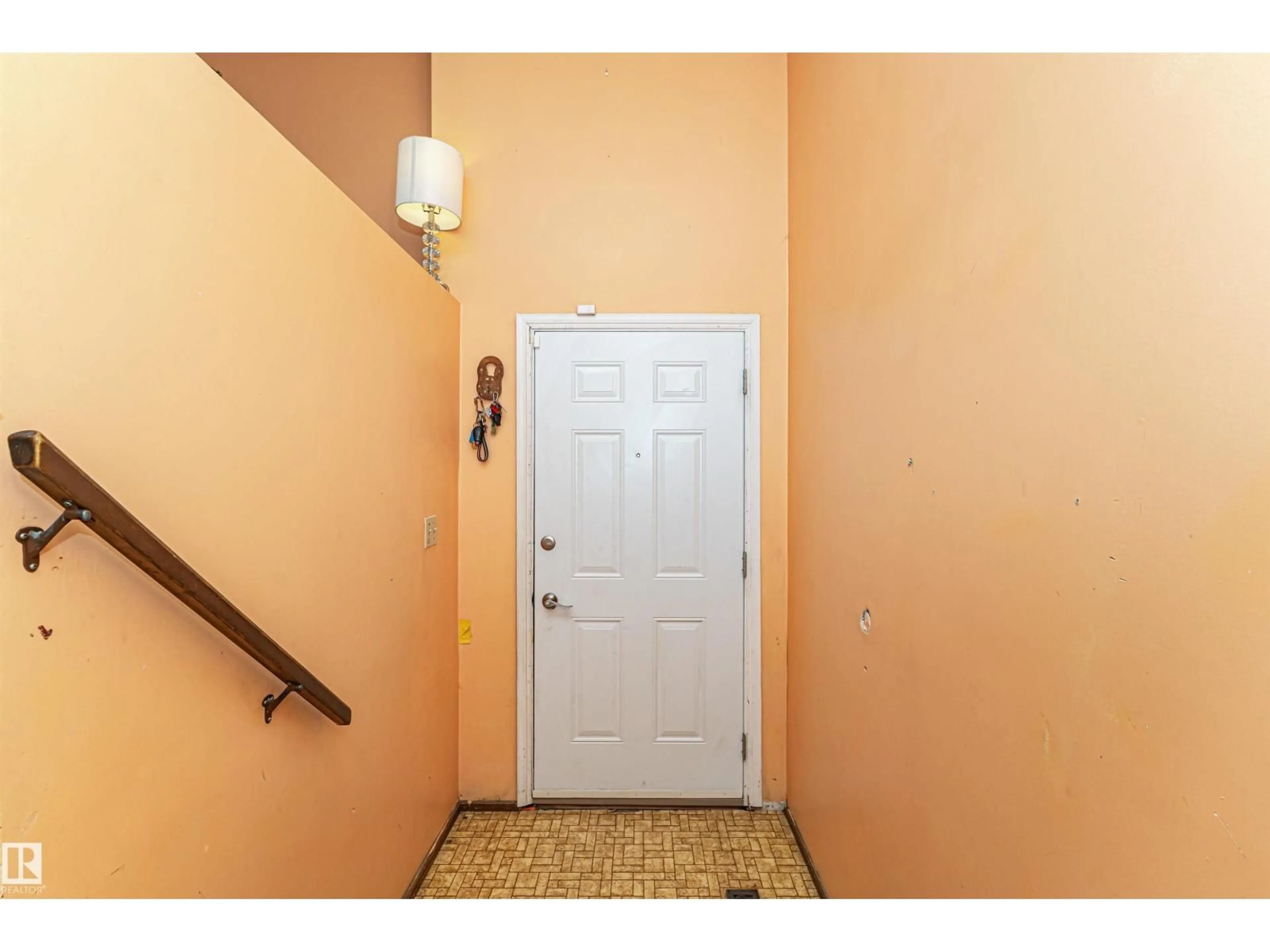 Indoor entryway for 10603 98 AV, Morinville Alberta T8R1E4