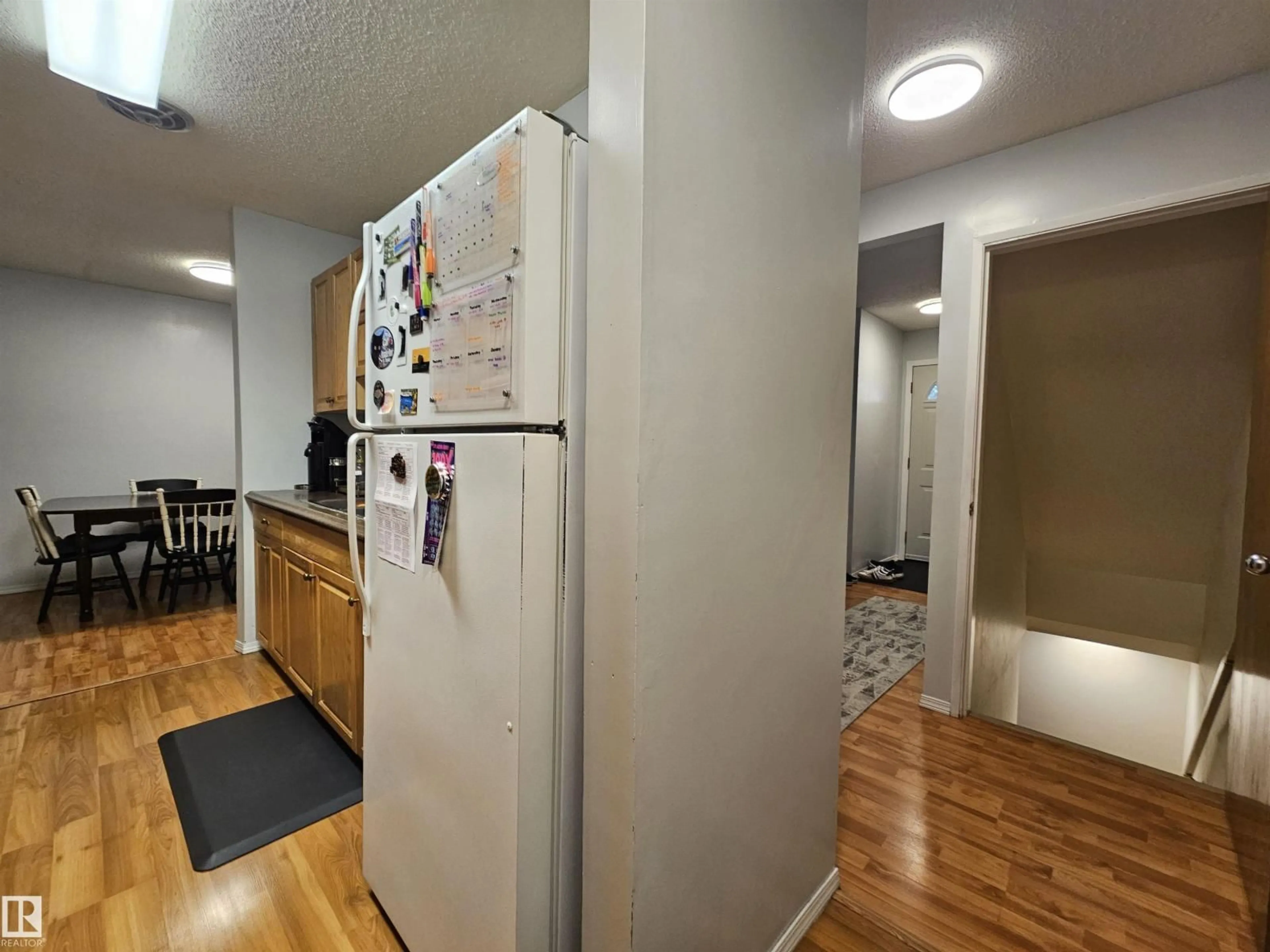 Unknown for 18277 84 AV, Edmonton Alberta T5T1T7