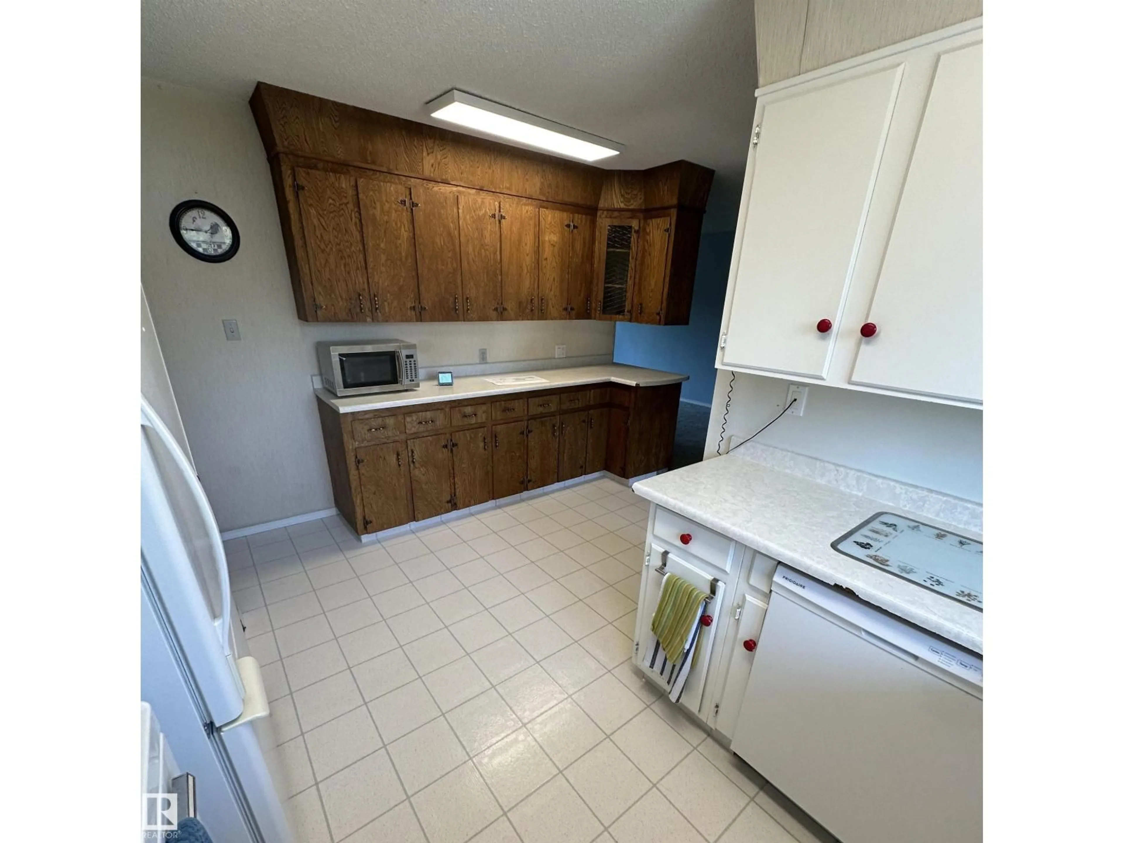 Unknown for 16 MILBURN CR, Sherwood Park Alberta T8A0V1