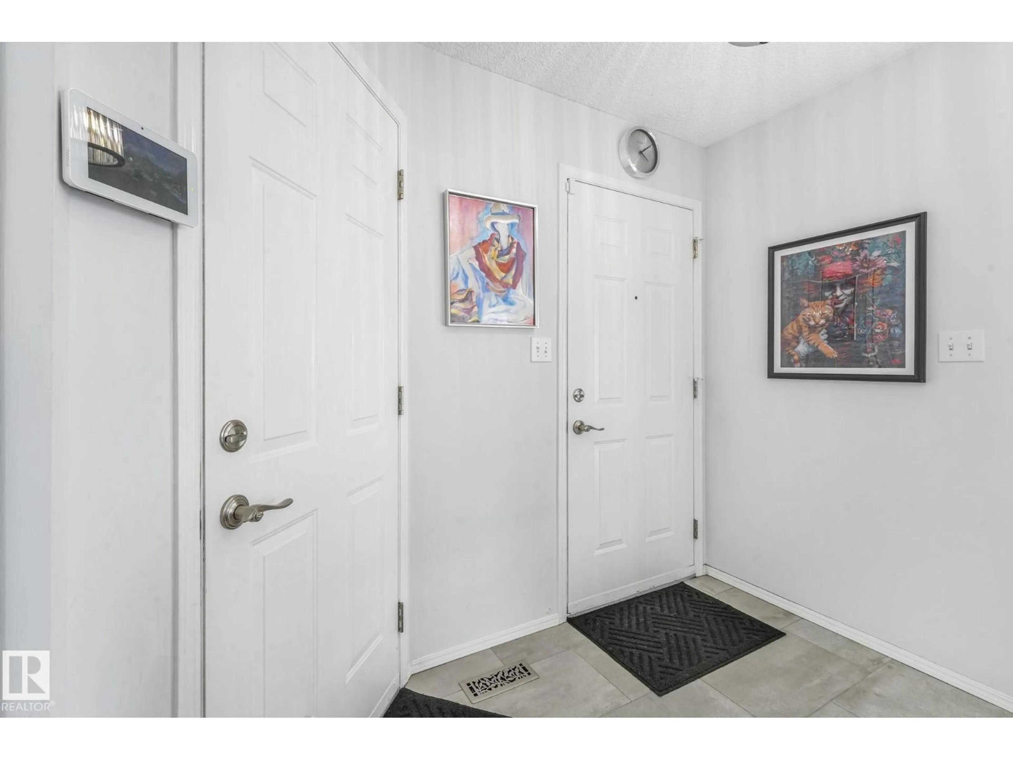 Indoor entryway for 12812 146 AV, Edmonton Alberta T6V1C5