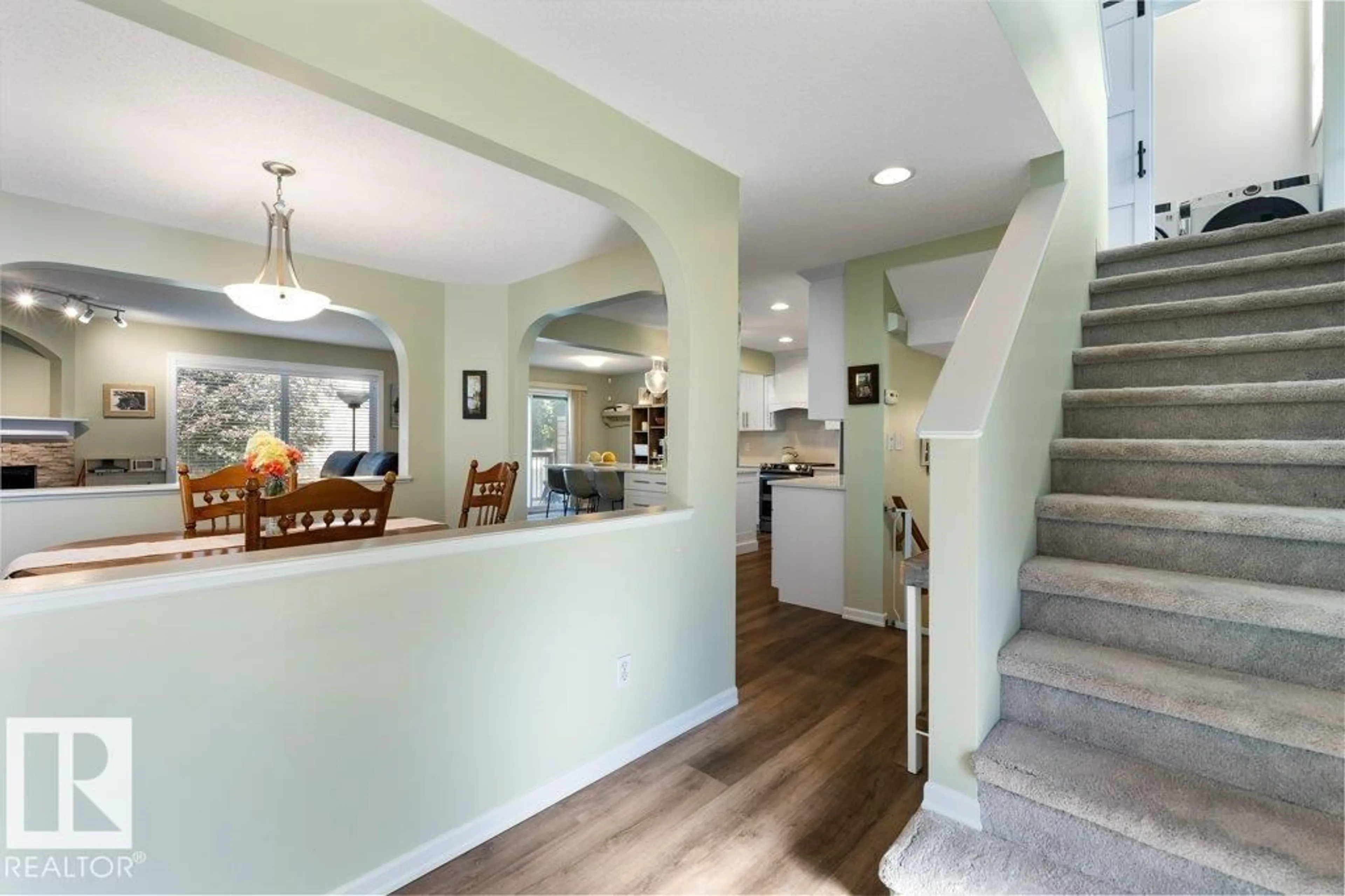 Indoor entryway for 30 ENGLISH WY, St. Albert Alberta T8N7G6