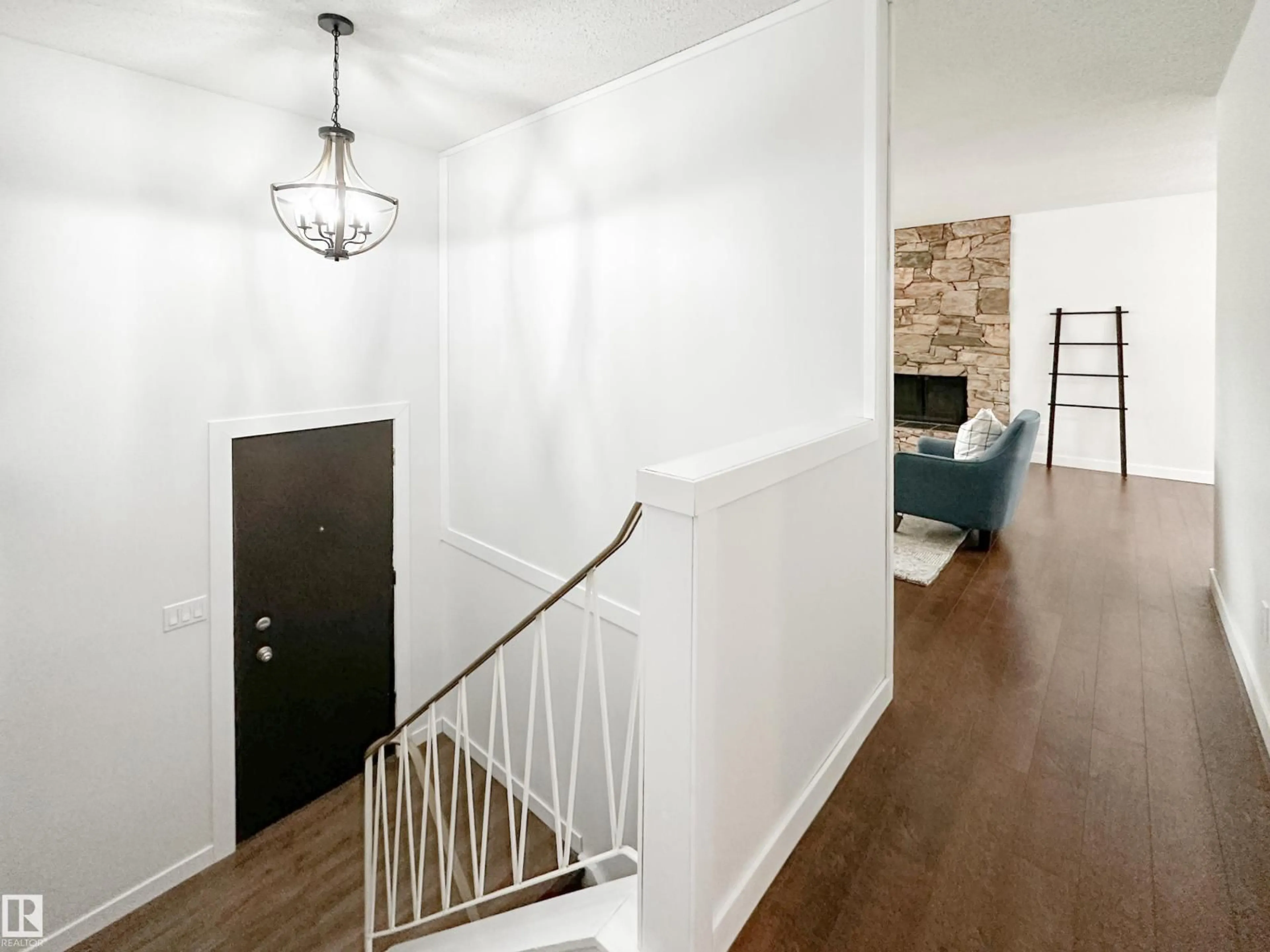 Indoor entryway for 45 ABBEY CR, St. Albert Alberta T8N2X3