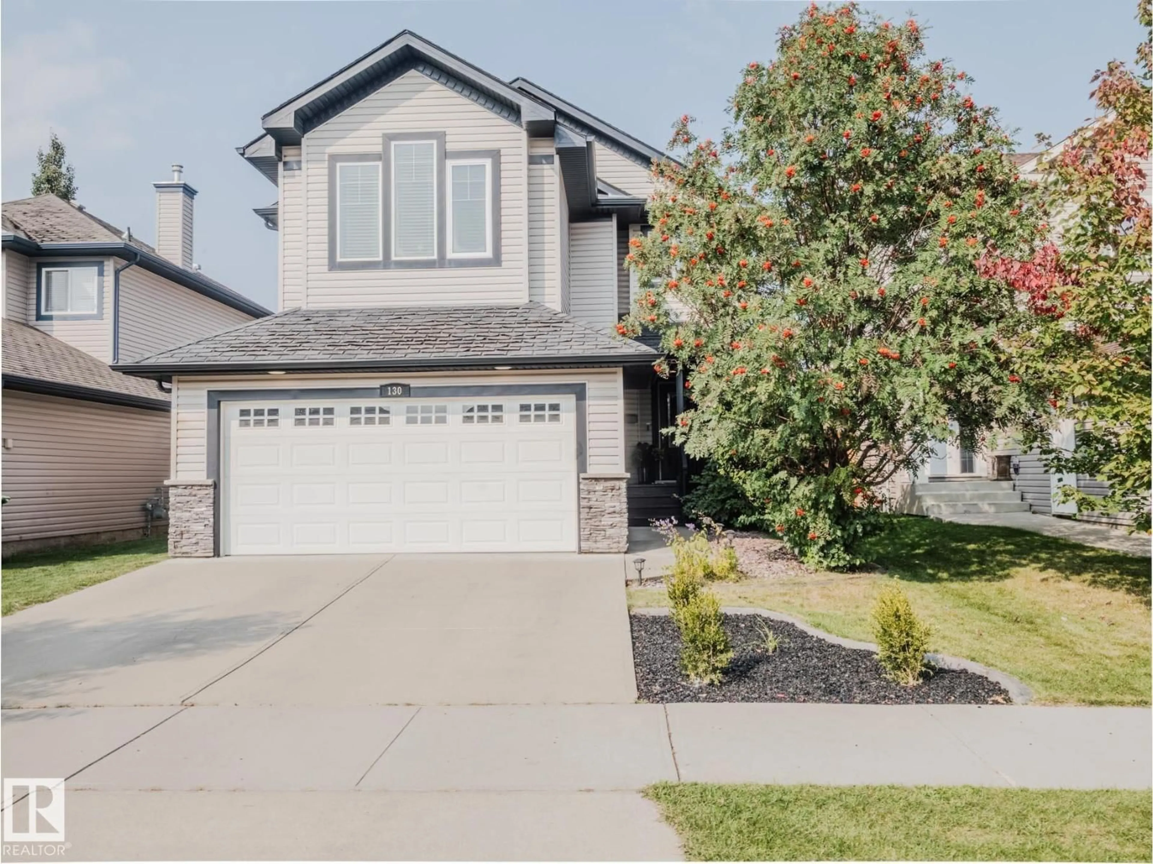 Home with vinyl exterior material, street for 130 RUE MARQUET, Beaumont Alberta T4X1W3
