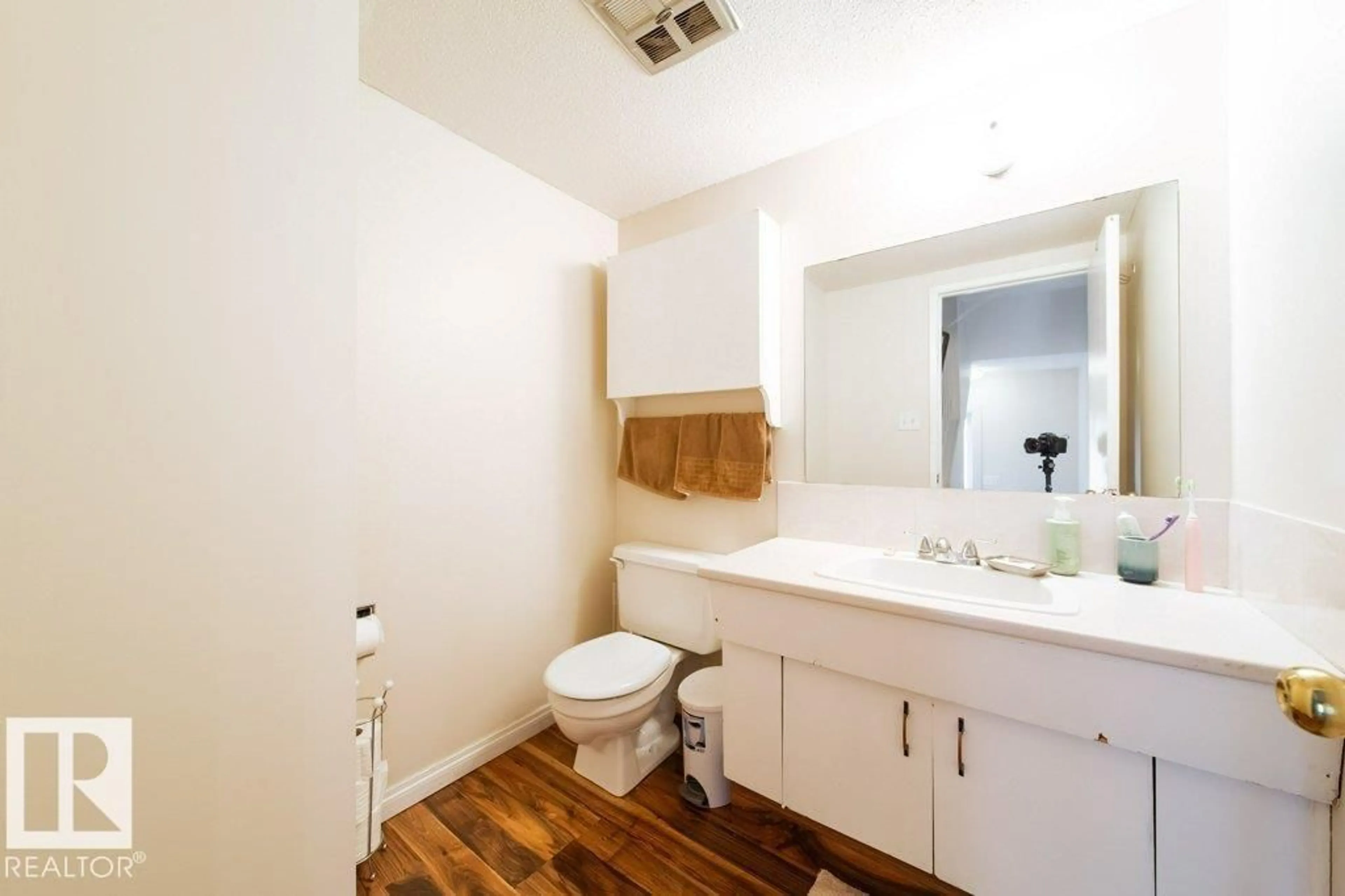 Standard bathroom, unknown for 13201 81 ST, Edmonton Alberta T5C1N6