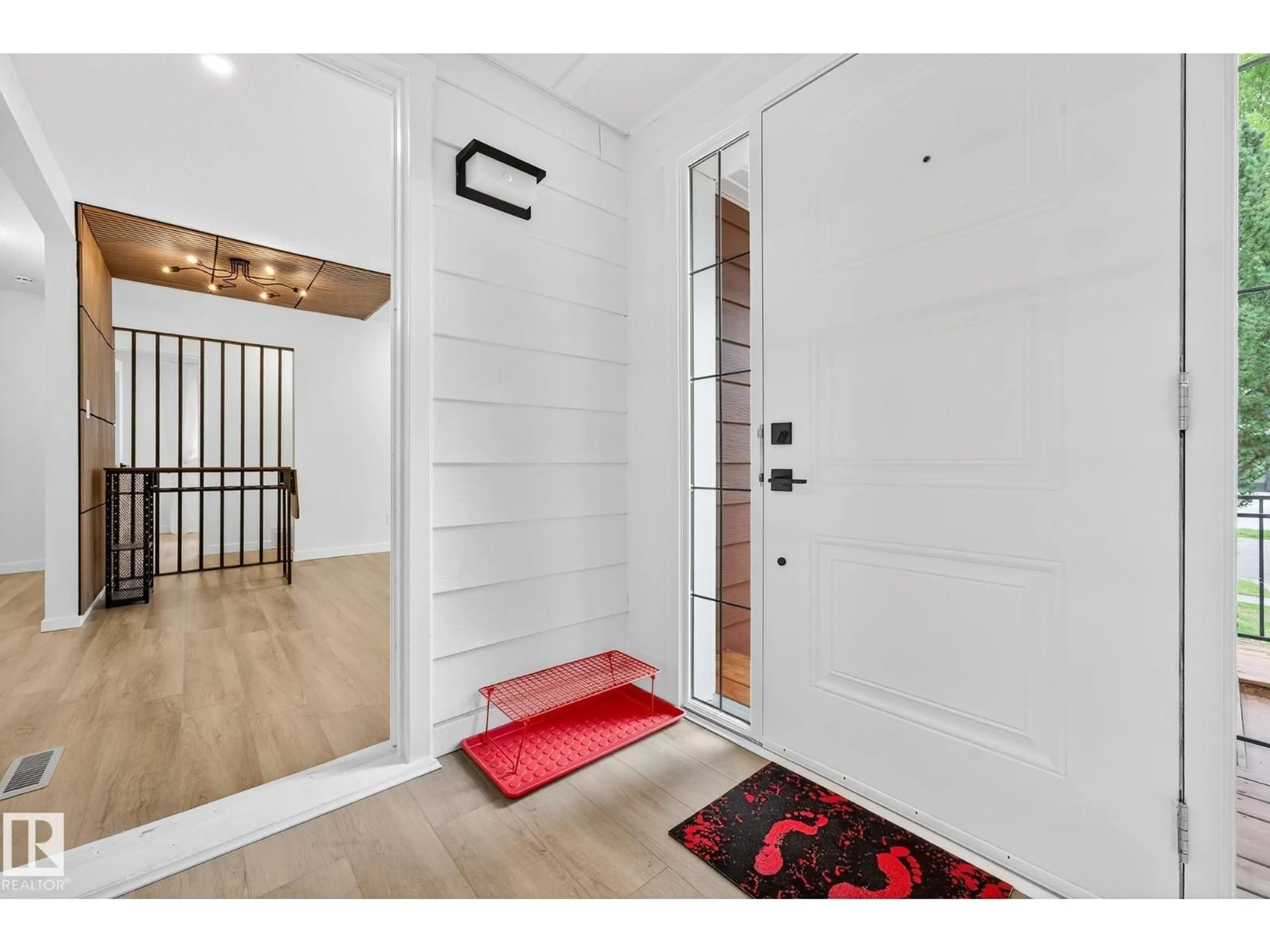 Indoor entryway for 50 LAMBERT CR, St. Albert Alberta T8N1M2