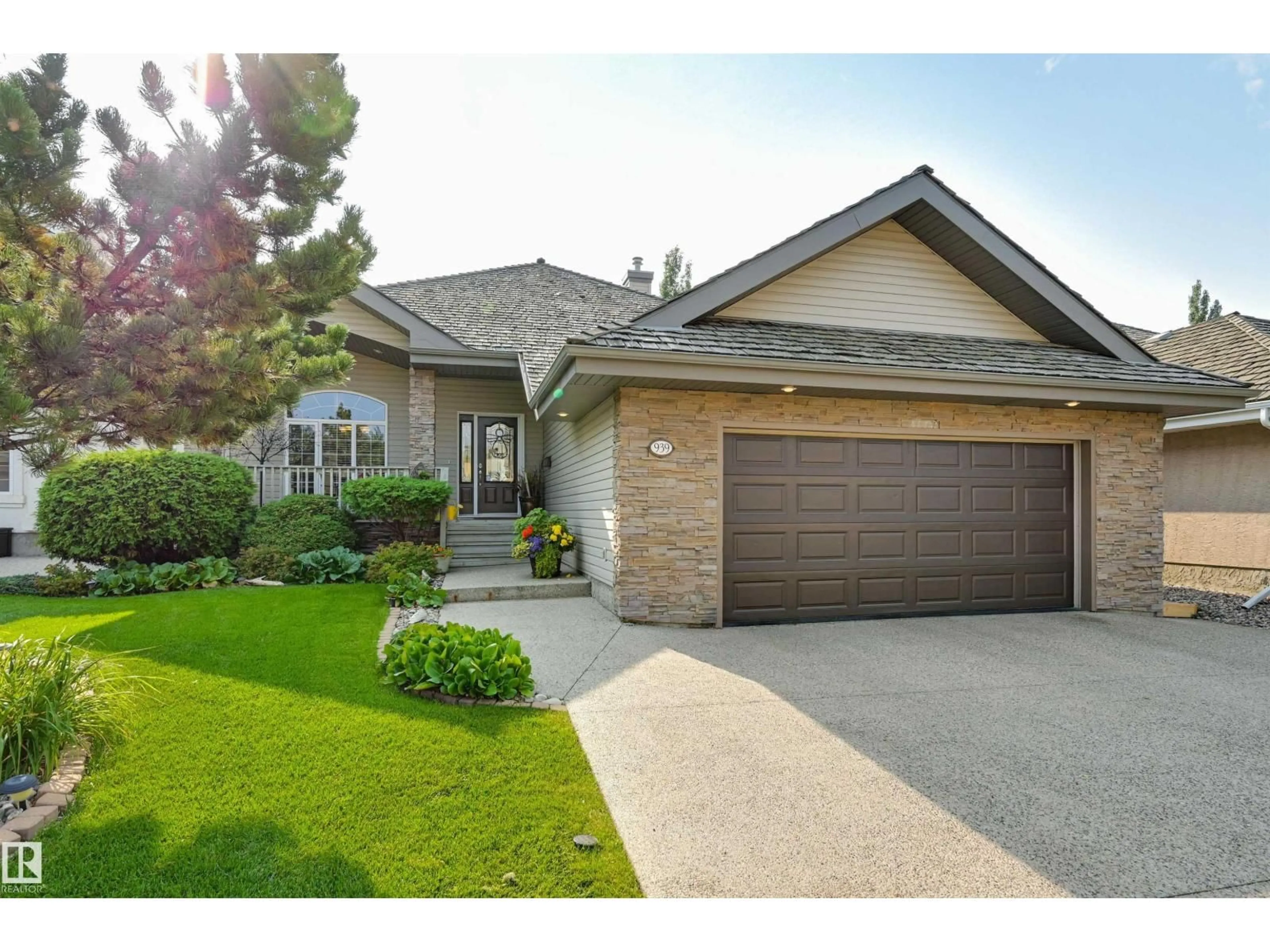 Home with brick exterior material, street for 939 HALIBURTON RD, Edmonton Alberta T6R2Z6