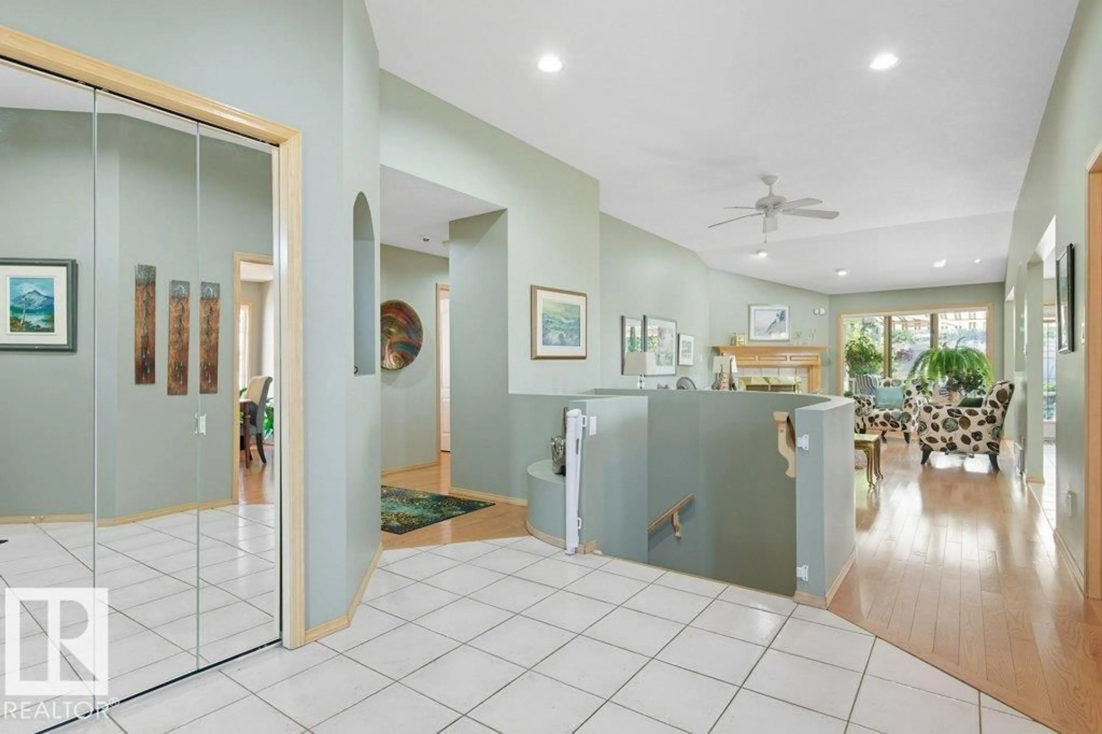 Indoor foyer for 1023 CARTER CREST RD, Edmonton Alberta T6R2K1