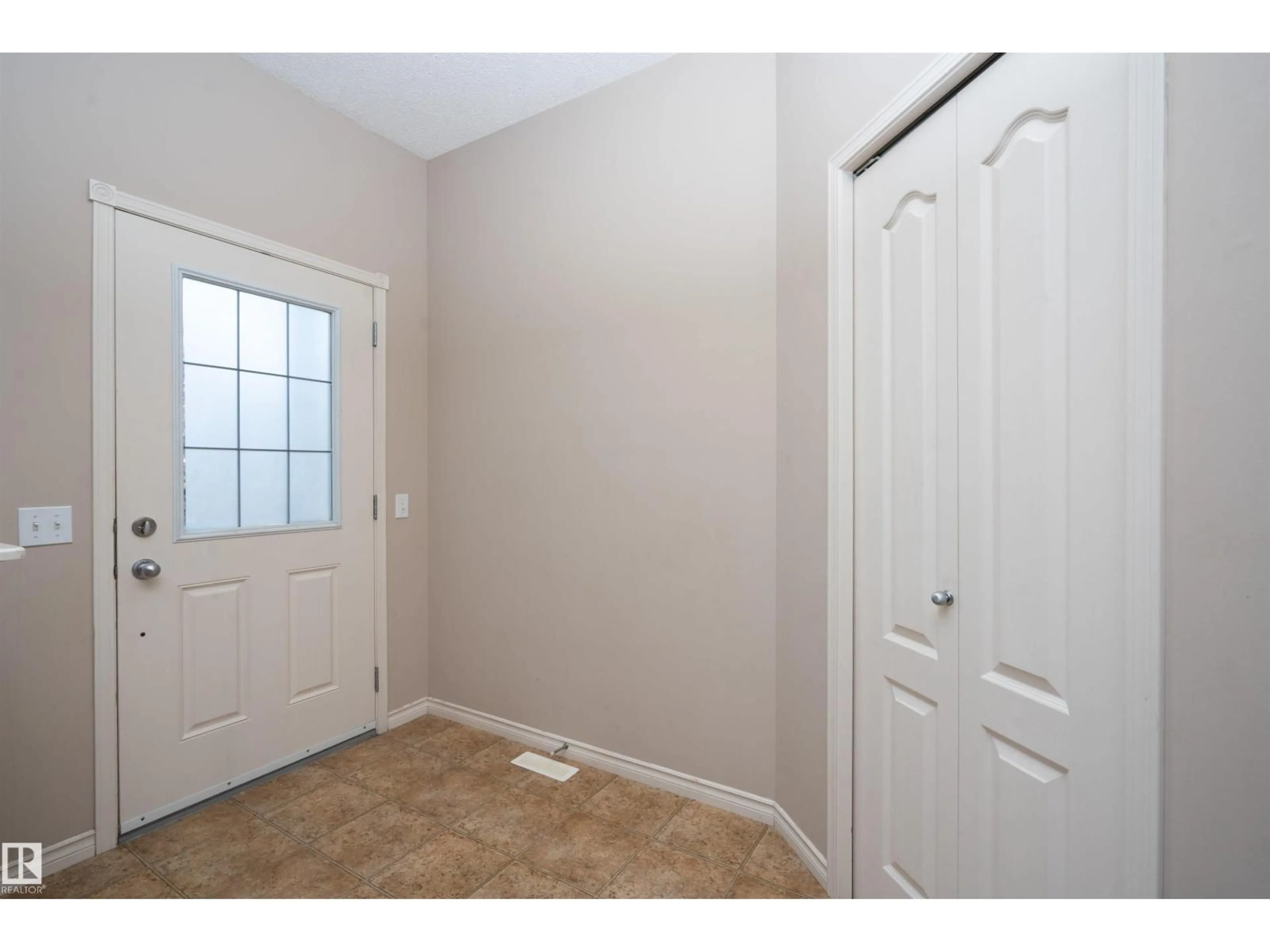Indoor entryway for NW - 21215 59 AVE, Edmonton Alberta T6M0H5