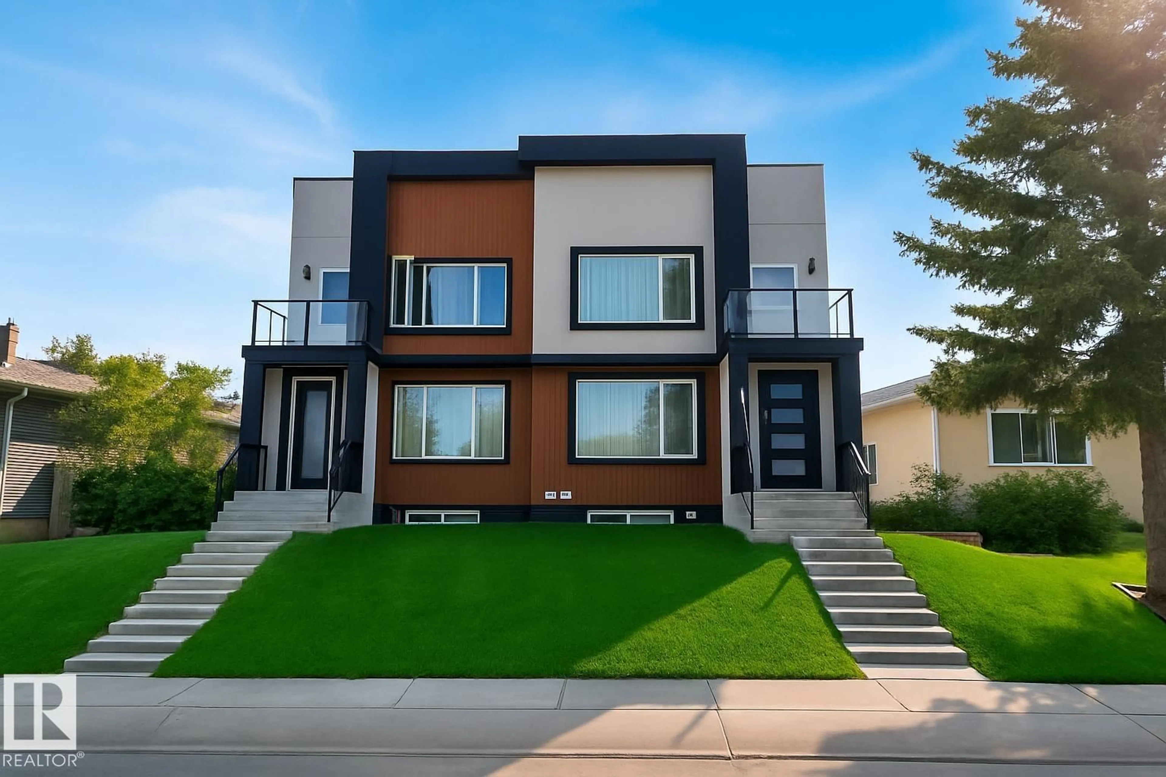 Home with vinyl exterior material, street for NW - 9559 85 ST, Edmonton Alberta T6C3E1