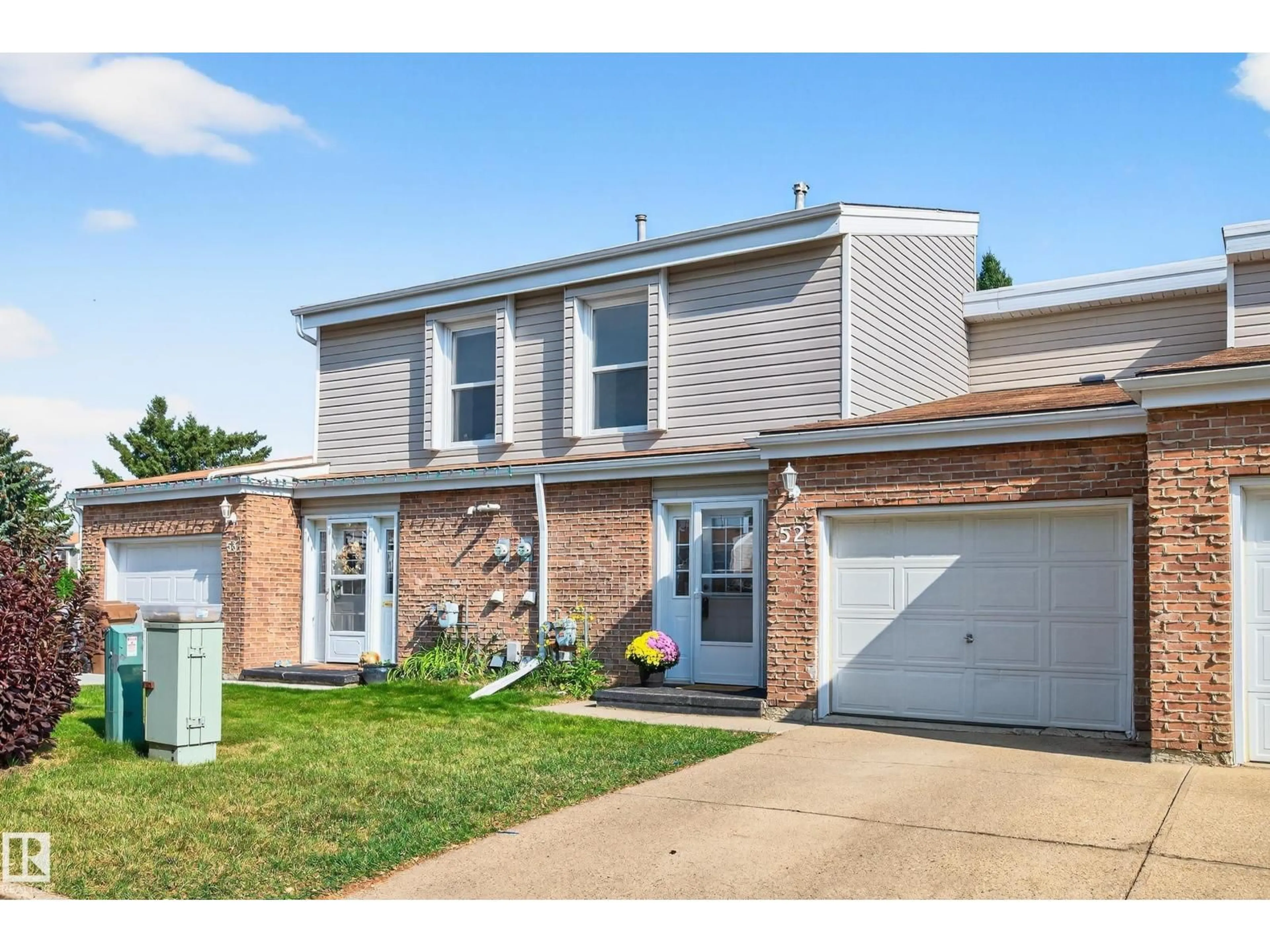 Home with brick exterior material, street for 52 GRANDVIEW RG, St. Albert Alberta T8N1T3