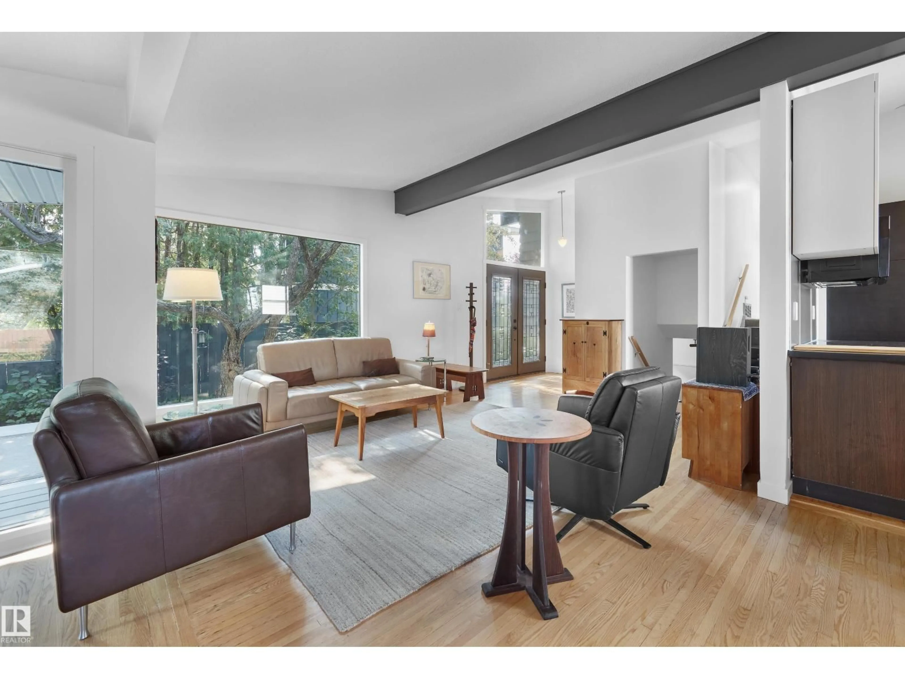 Living room with furniture, unknown for 4063 ASPEN DR, Edmonton Alberta T6J2A7