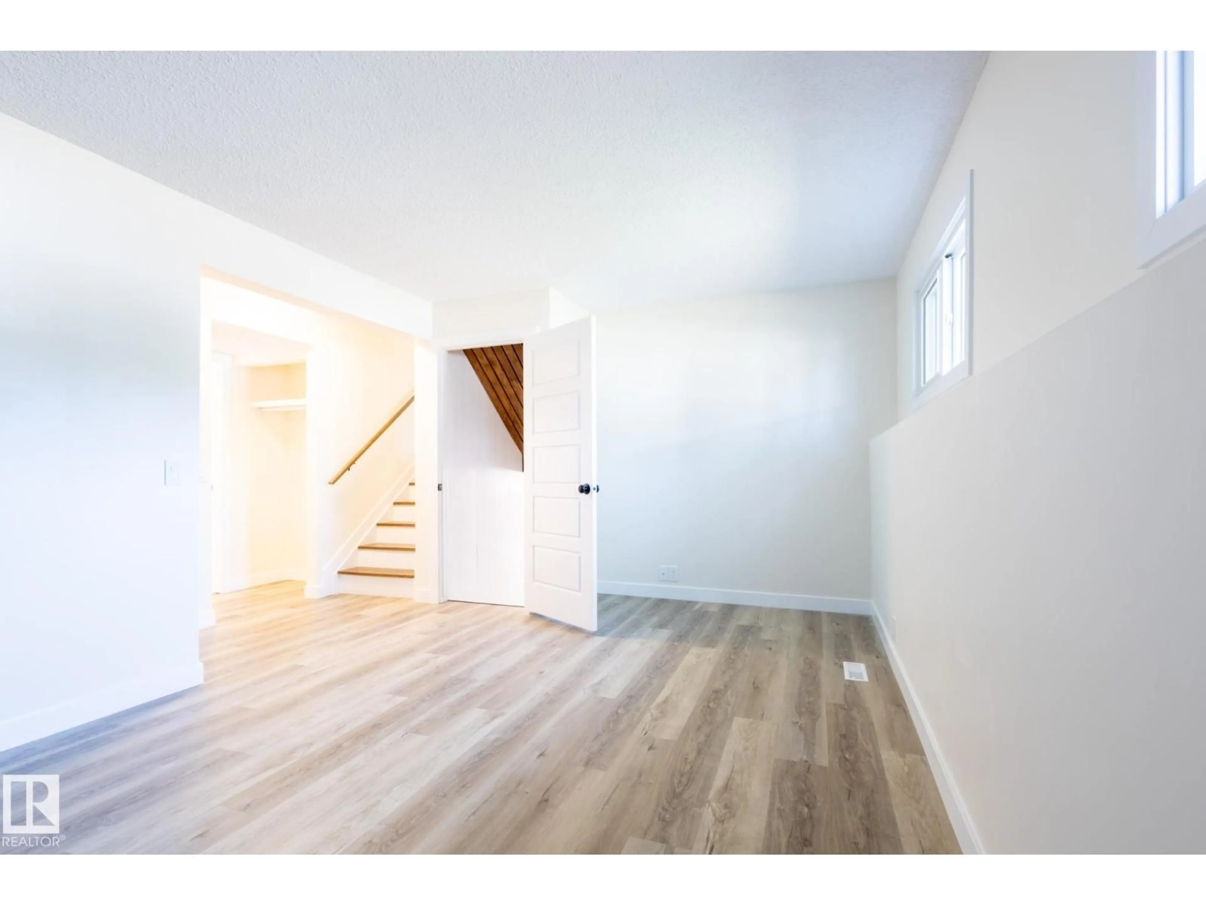 Unknown for NW - 3109 110A ST, Edmonton Alberta T6J3E9