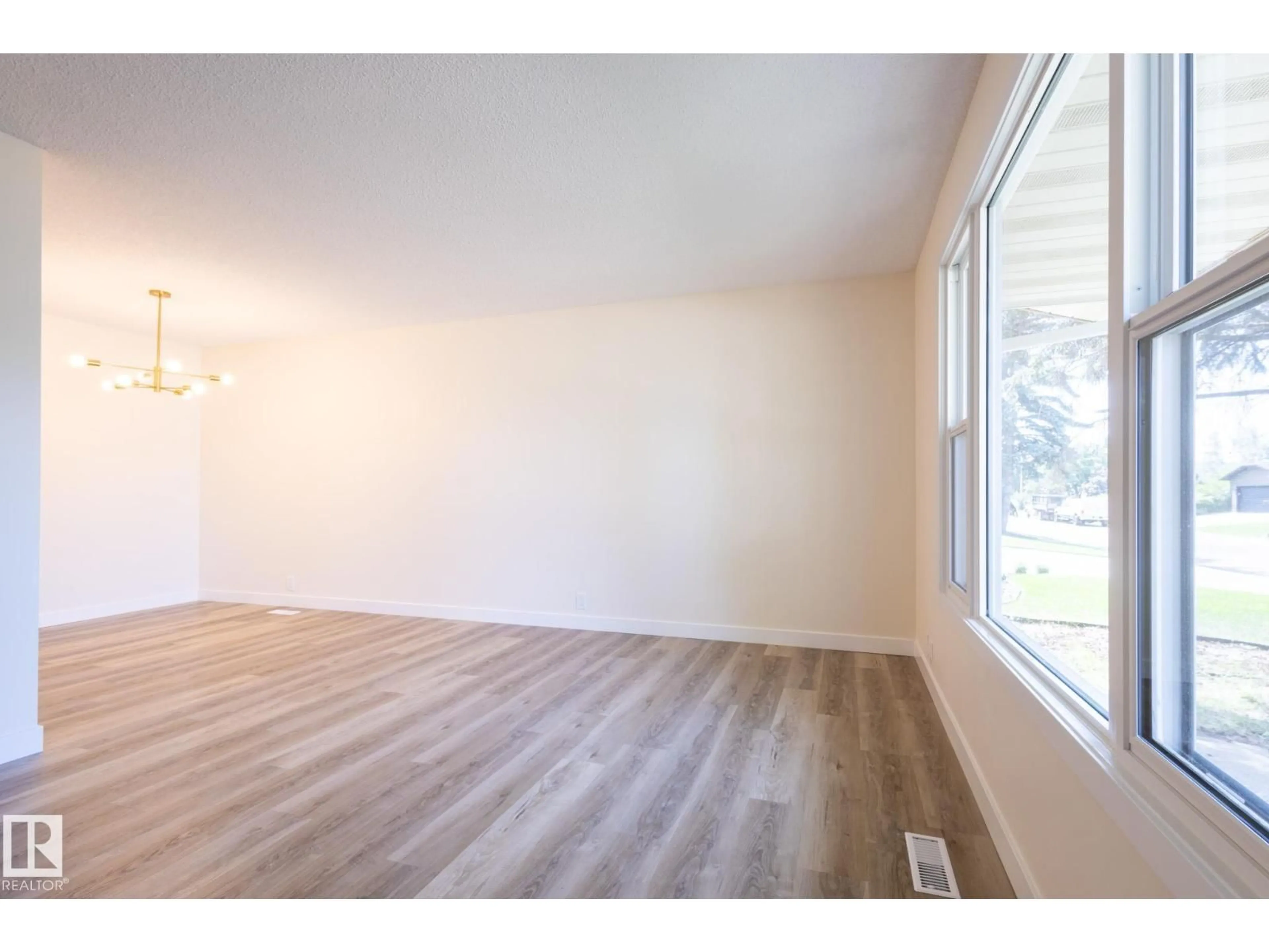A pic of a room for NW - 3109 110A ST, Edmonton Alberta T6J3E9