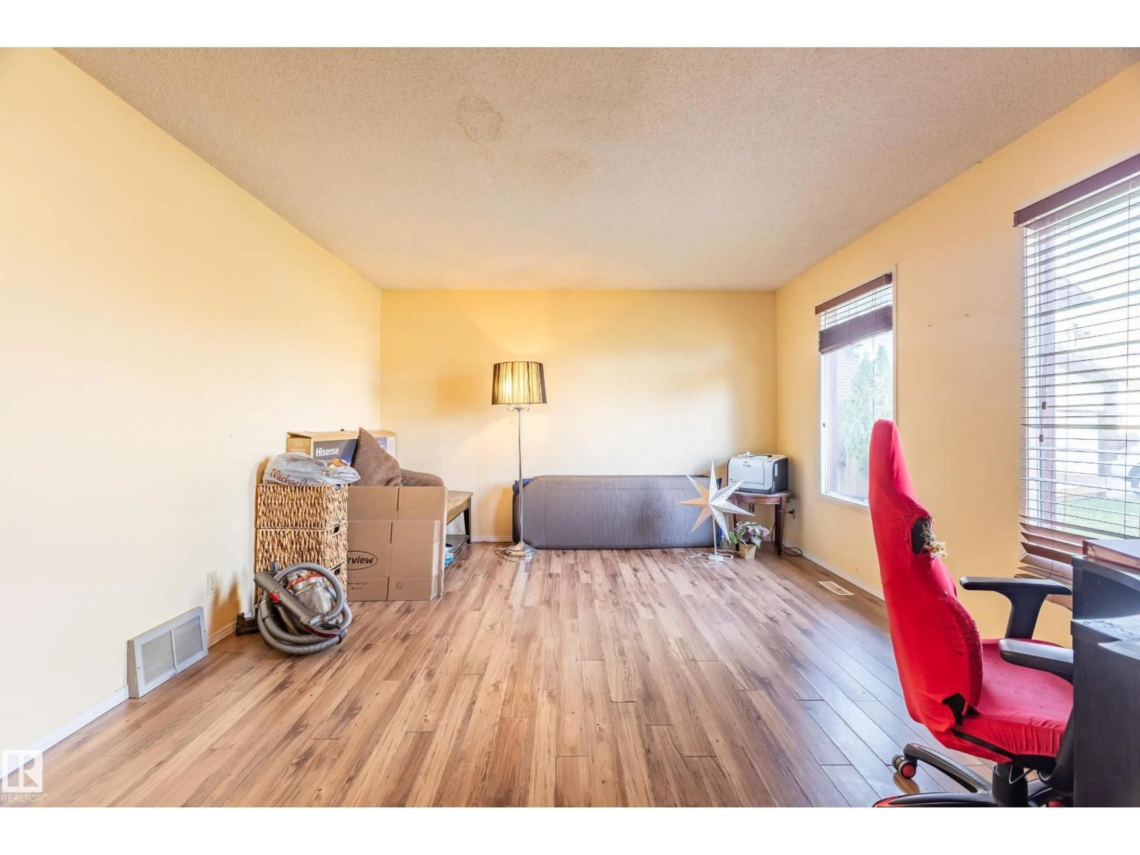 A pic of a room for 9507 97A AV, Morinville Alberta T8R1J3