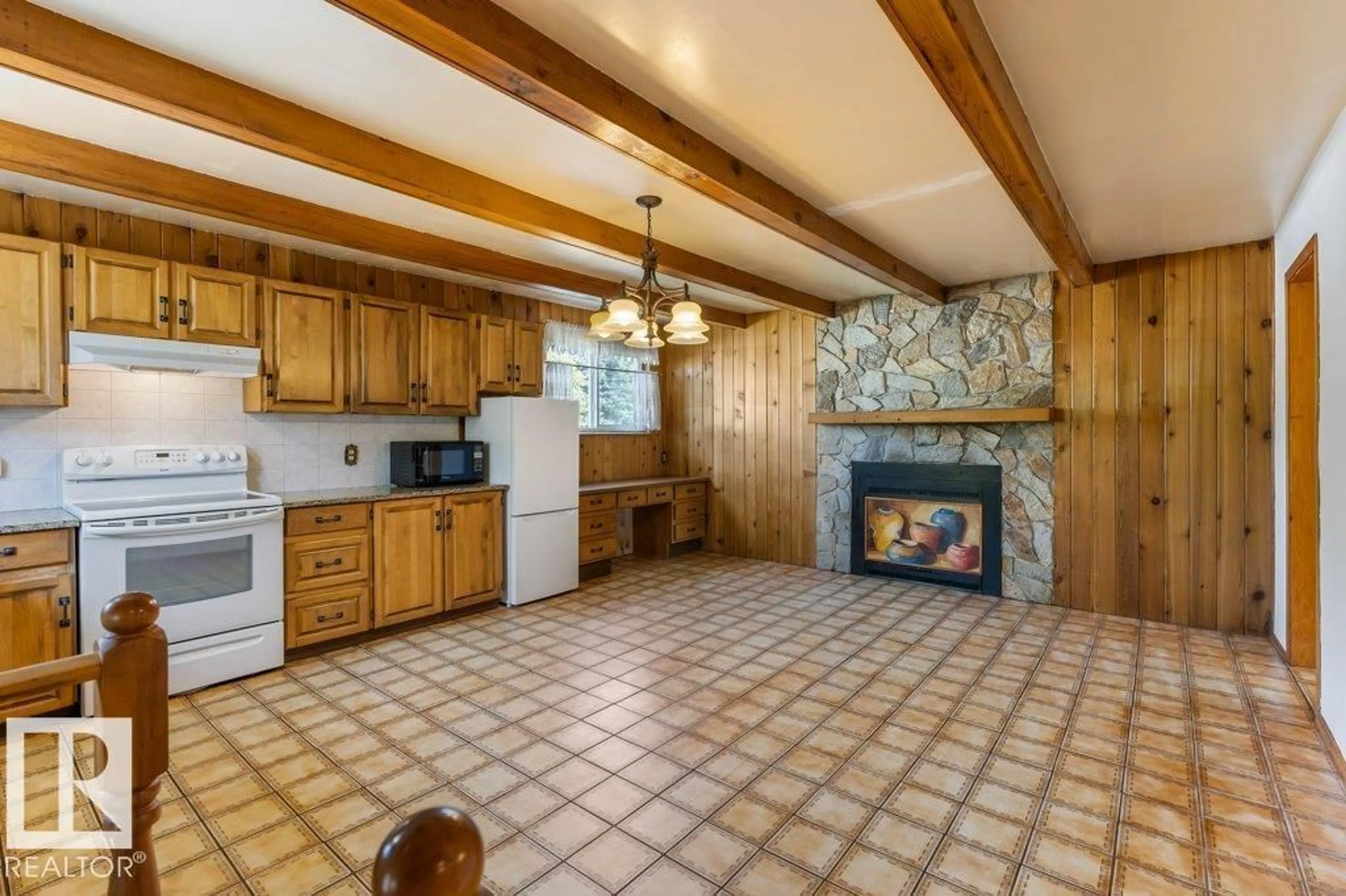 Open concept kitchen, ceramic/tile floor for NW - 15922 105 AV, Edmonton Alberta T5P0T9