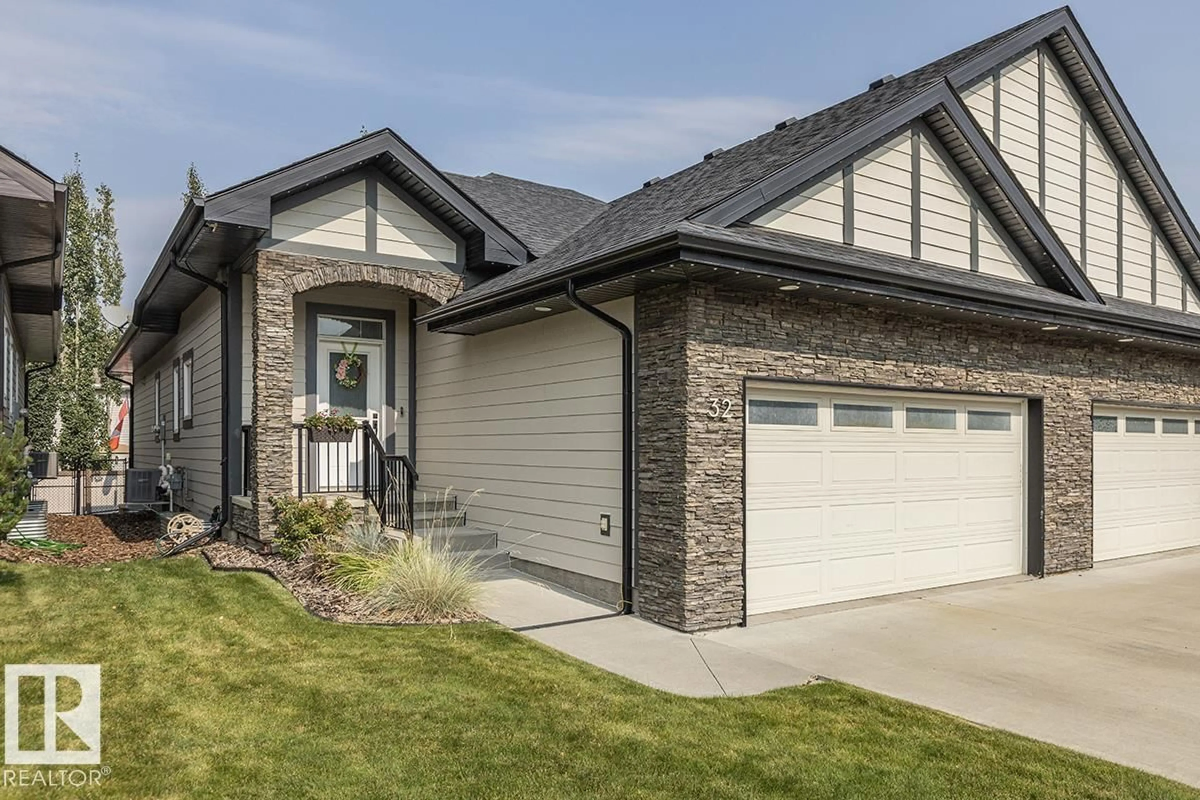 Home with brick exterior material, street for 32 SIGNATURE CV, Sherwood Park Alberta T8H0W8