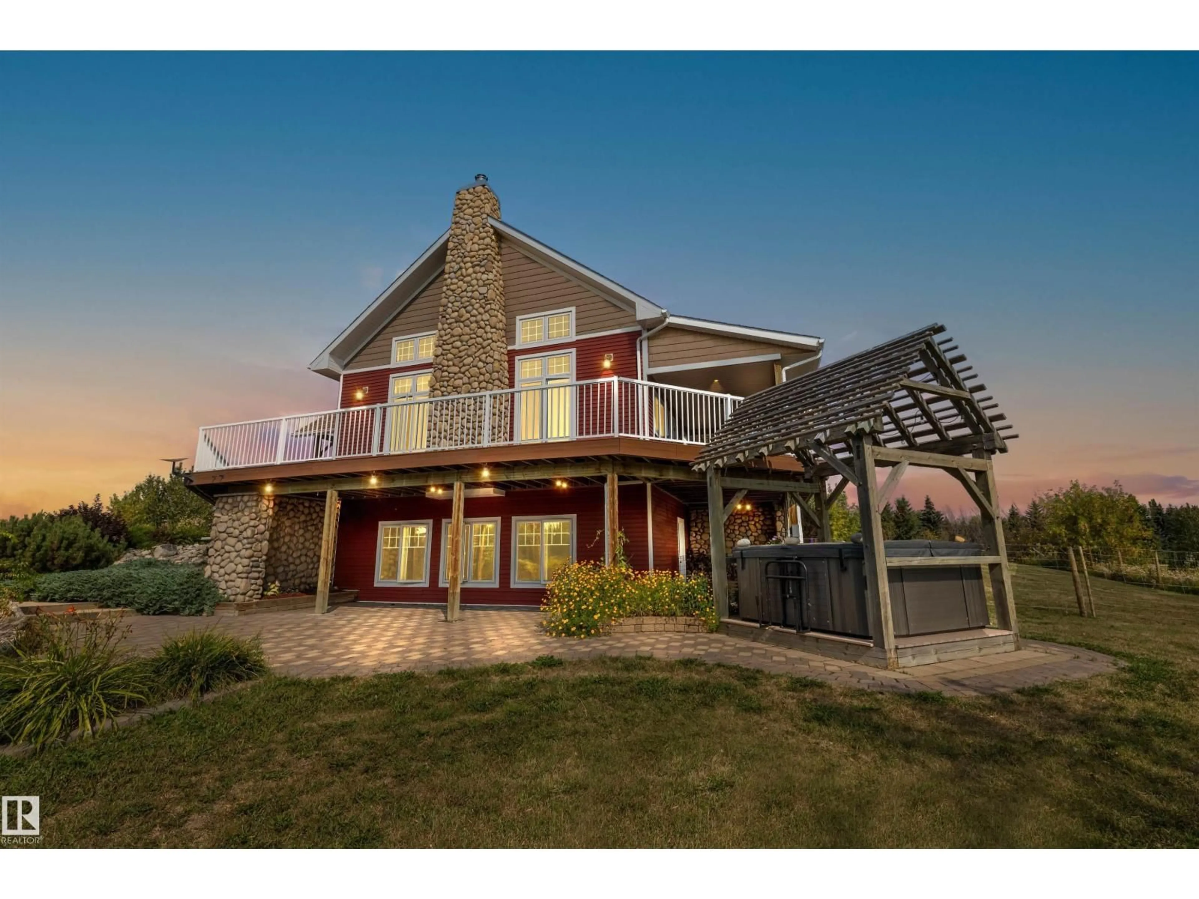 A pic from outside/outdoor area/front of a property/back of a property/a pic from drone, building for 54108 - 27 RGE ROAD 280, Rural Parkland County Alberta T7Z3V3