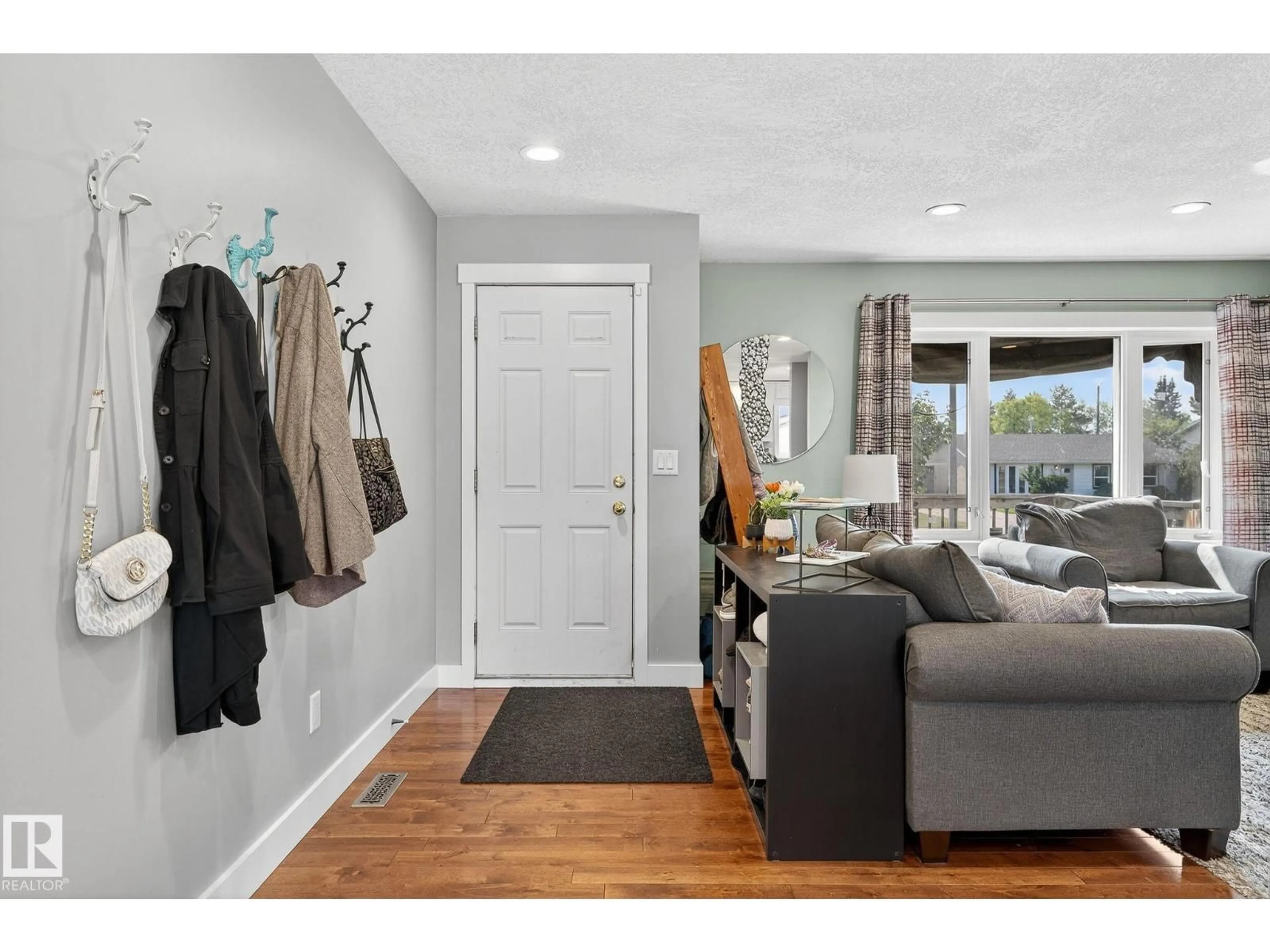Indoor entryway for NW - 16112 110A AV, Edmonton Alberta T5P1J1
