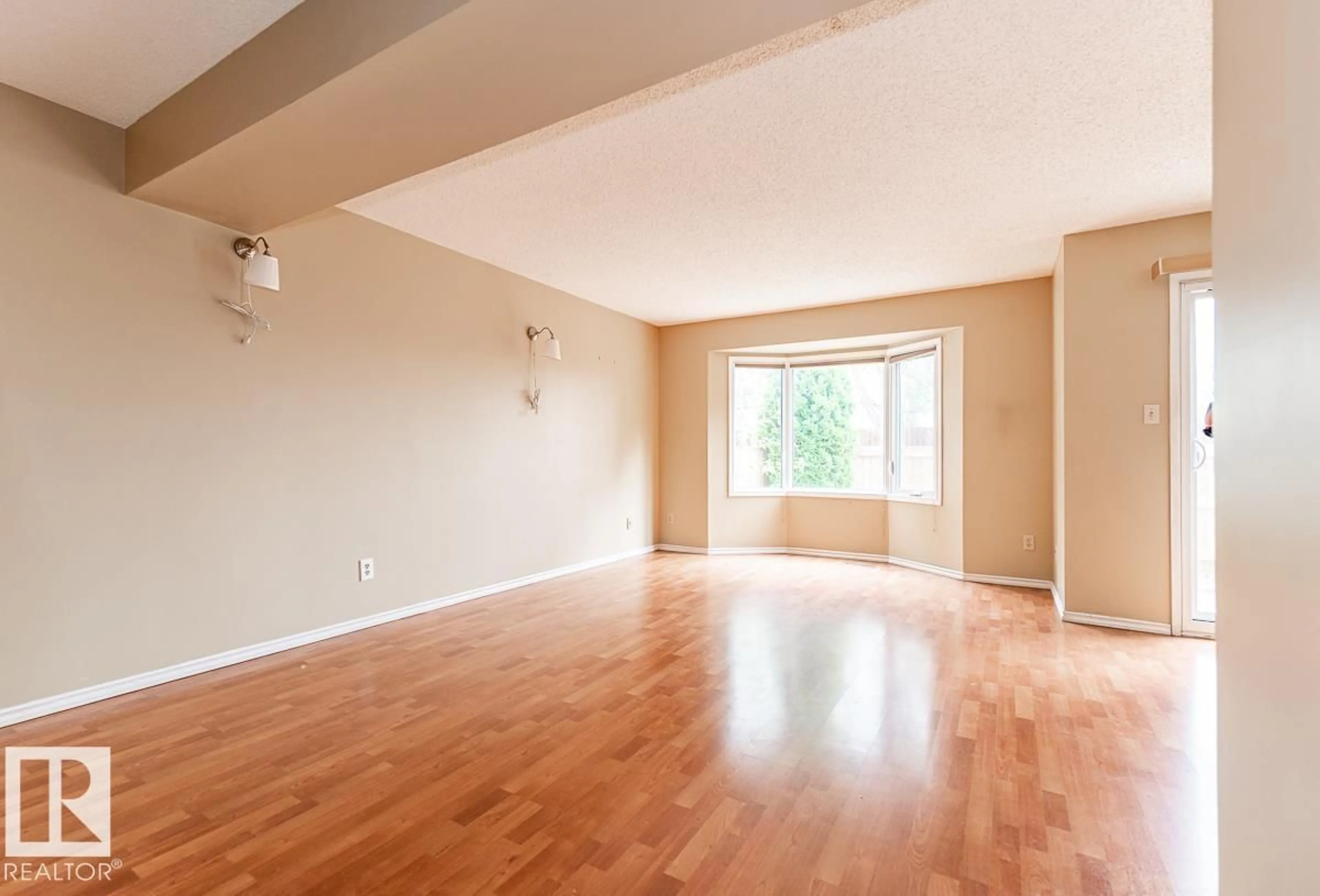 A pic of a room for 17411 92 AV, Edmonton Alberta T5T3W6