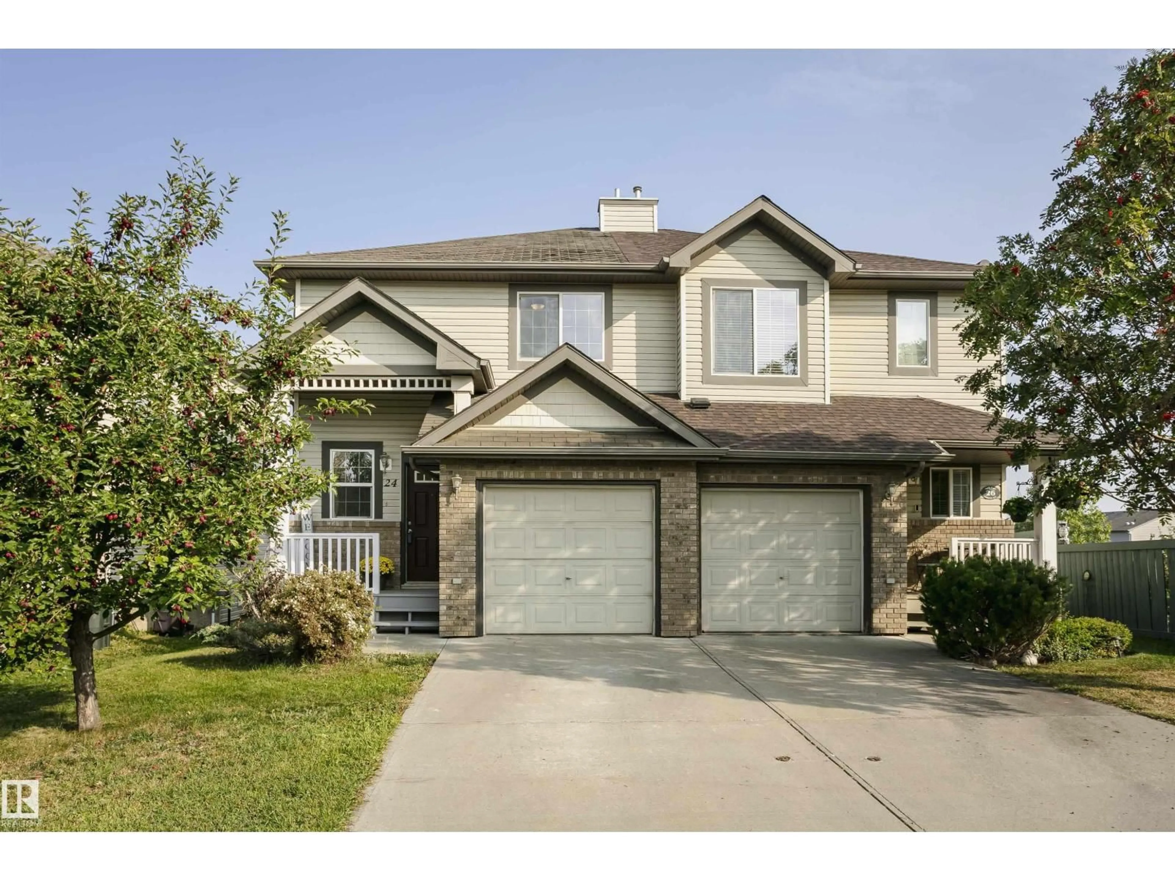 Home with vinyl exterior material, street for 24 VIRGINA AV, Spruce Grove Alberta T7X4P6