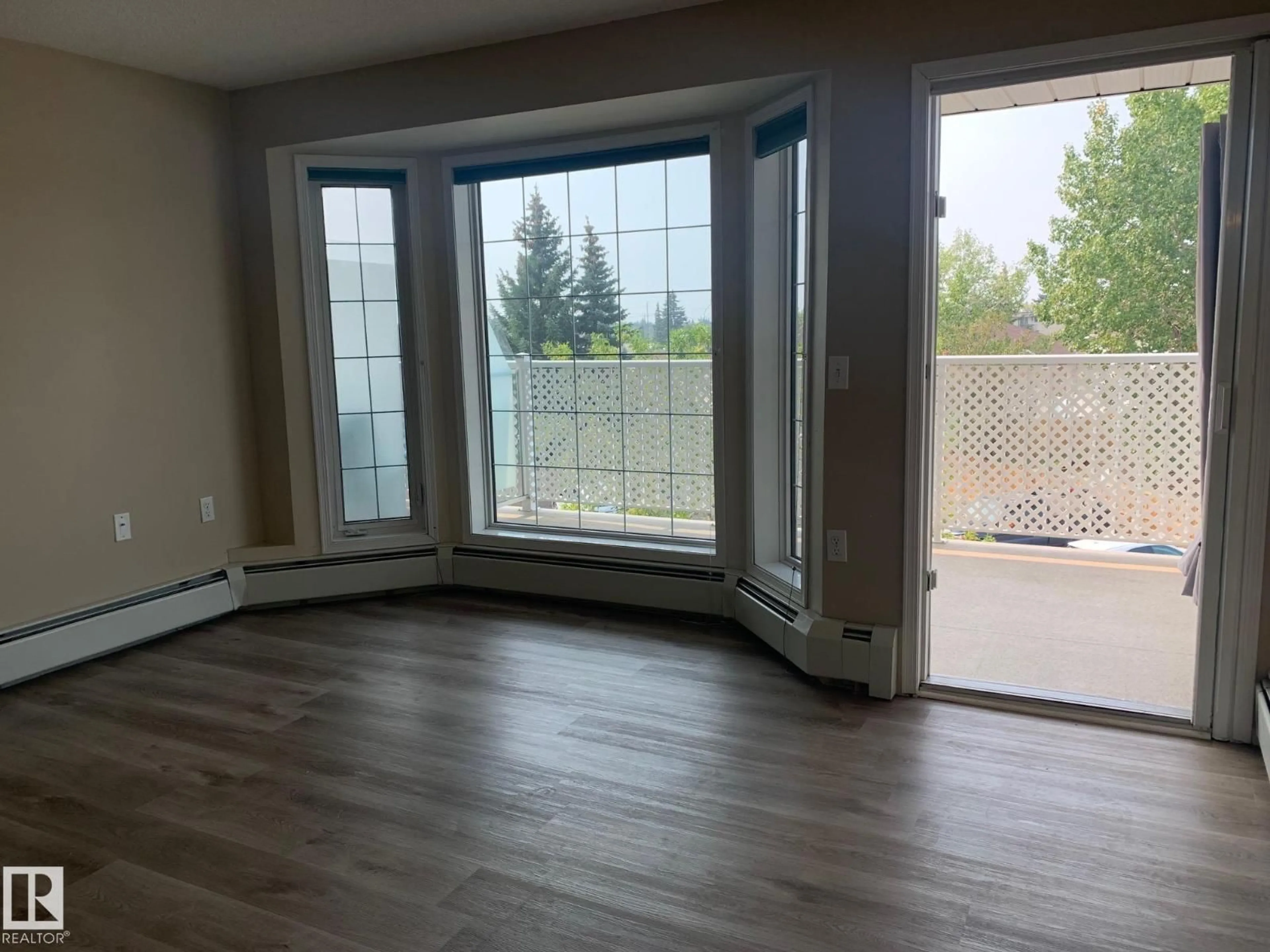 A pic of a room for 362 13441 127 ST NW, Edmonton Alberta T5L5B6
