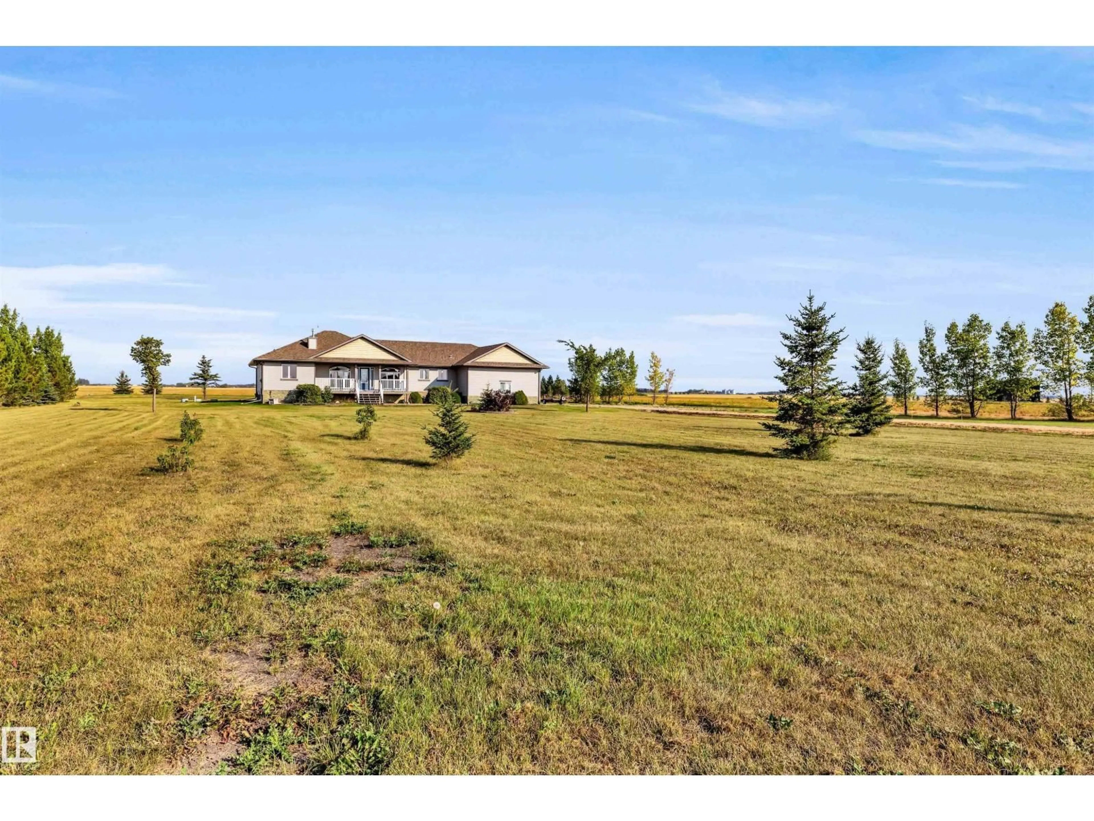A pic from outside/outdoor area/front of a property/back of a property/a pic from drone, unknown for 54403 RANGE ROAD 263, Rural Sturgeon County Alberta T8T1B5
