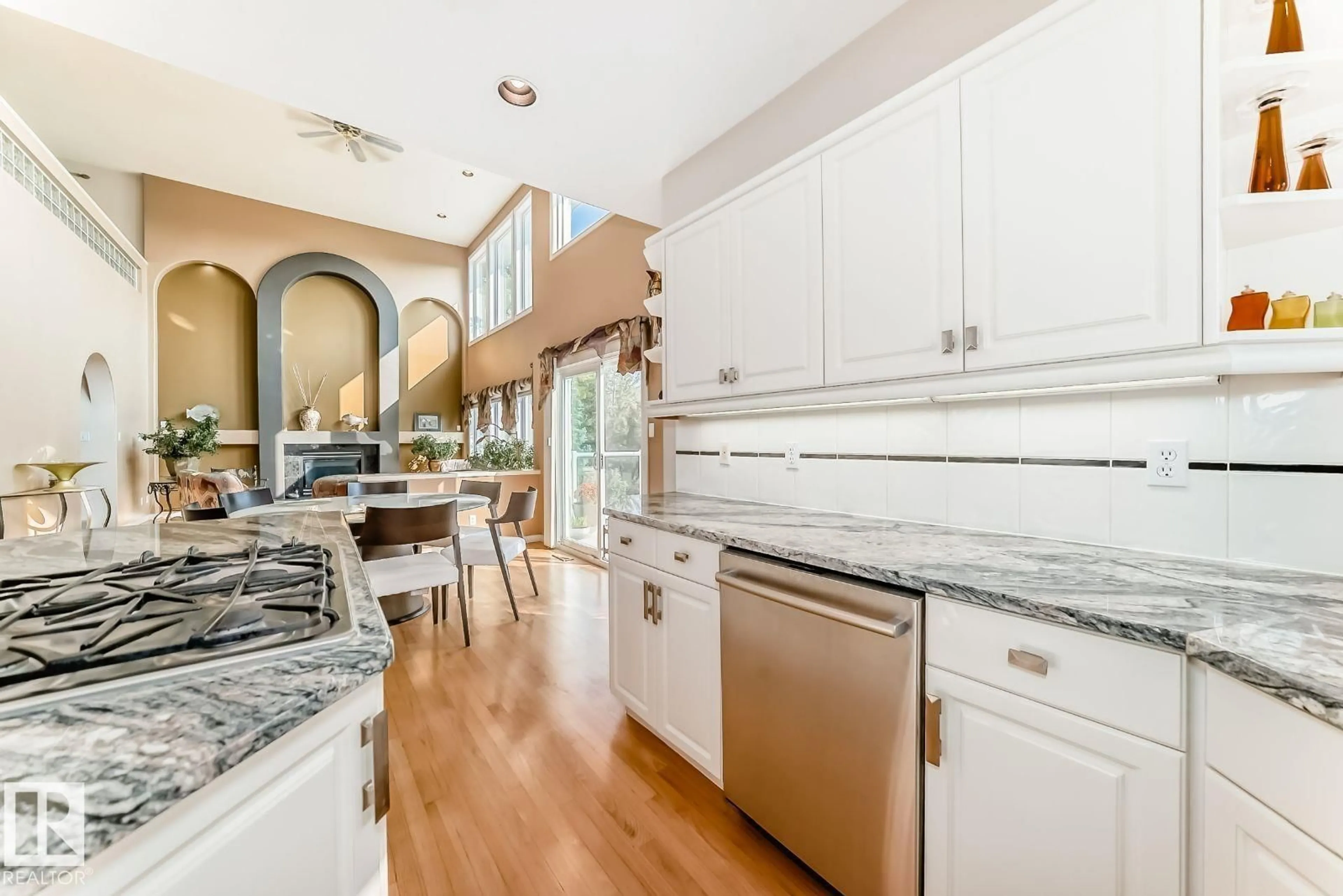 Open concept kitchen, ceramic/tile floor for 633 BUTTERWORTH WD, Edmonton Alberta T6R2H8